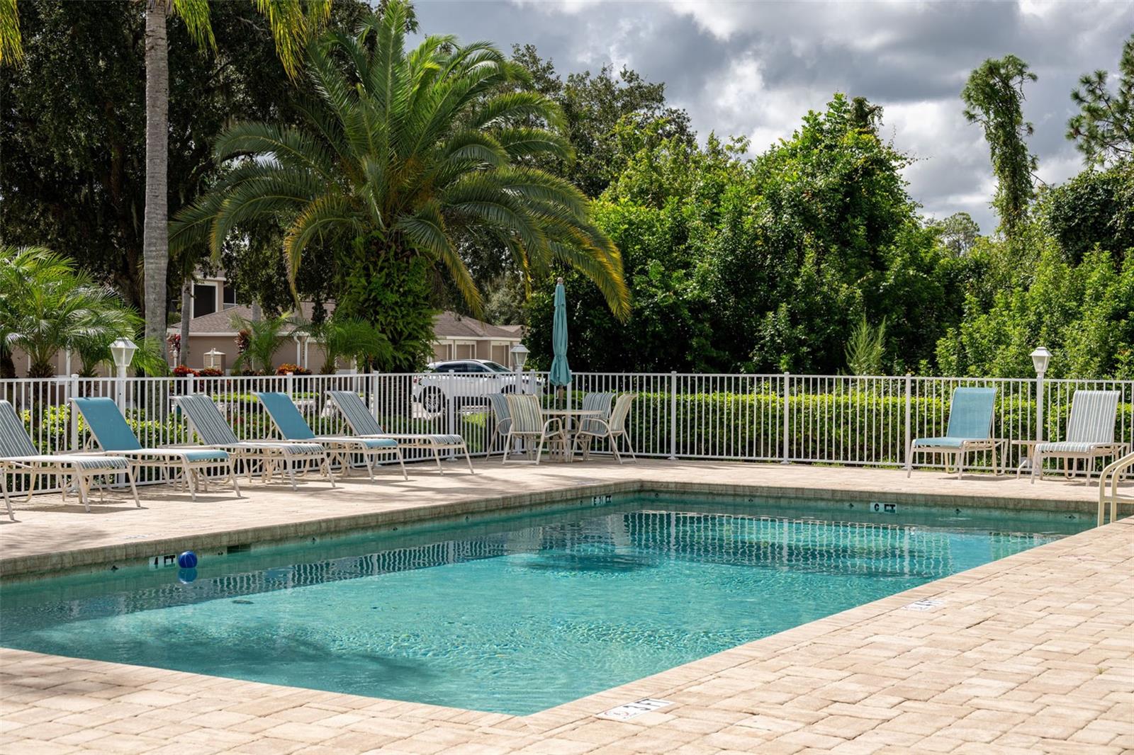 HERITAGE OAKS GOLF & COUNTRY CLUB - Residential