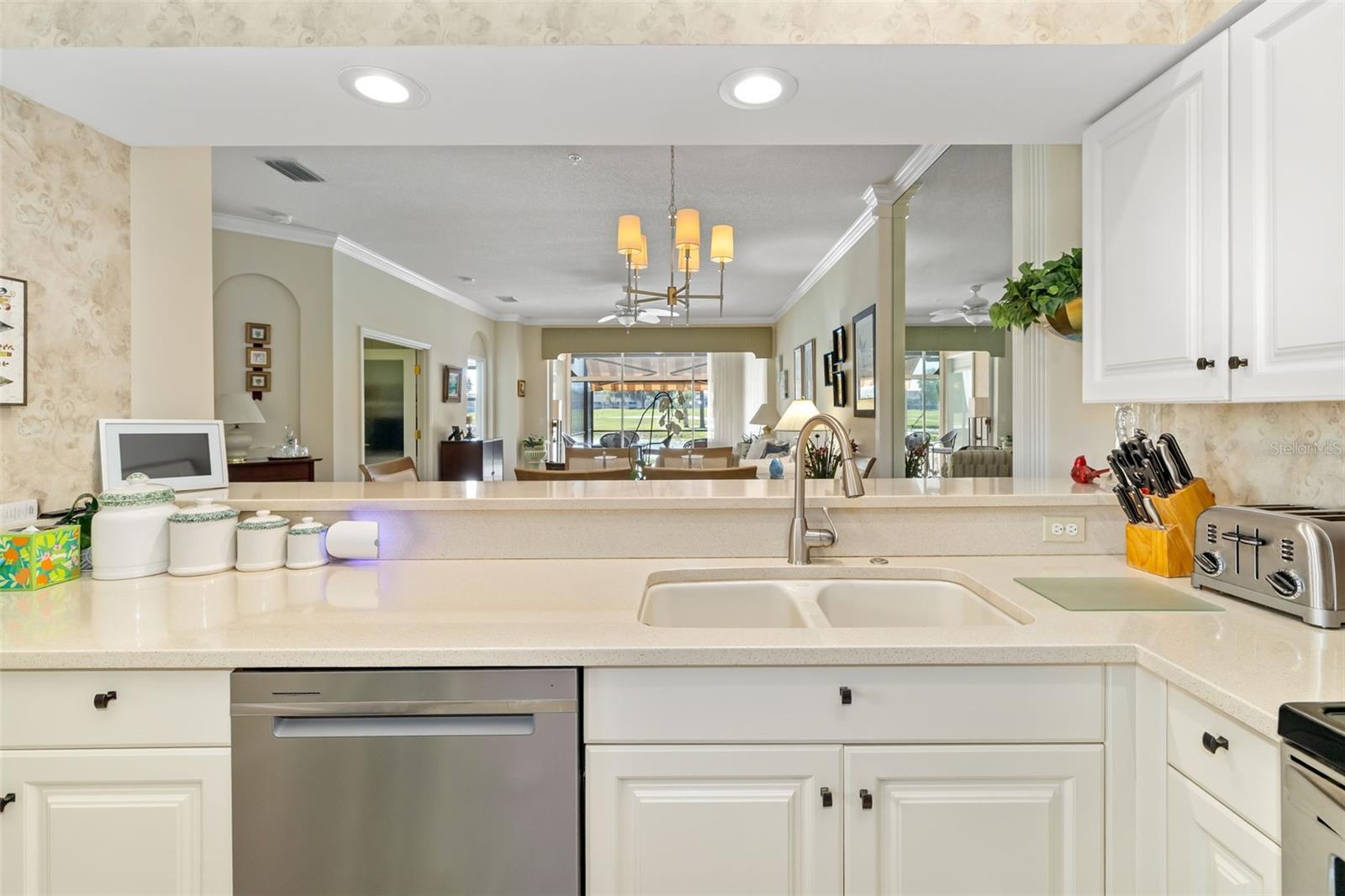 HERITAGE OAKS GOLF & COUNTRY CLUB - Residential