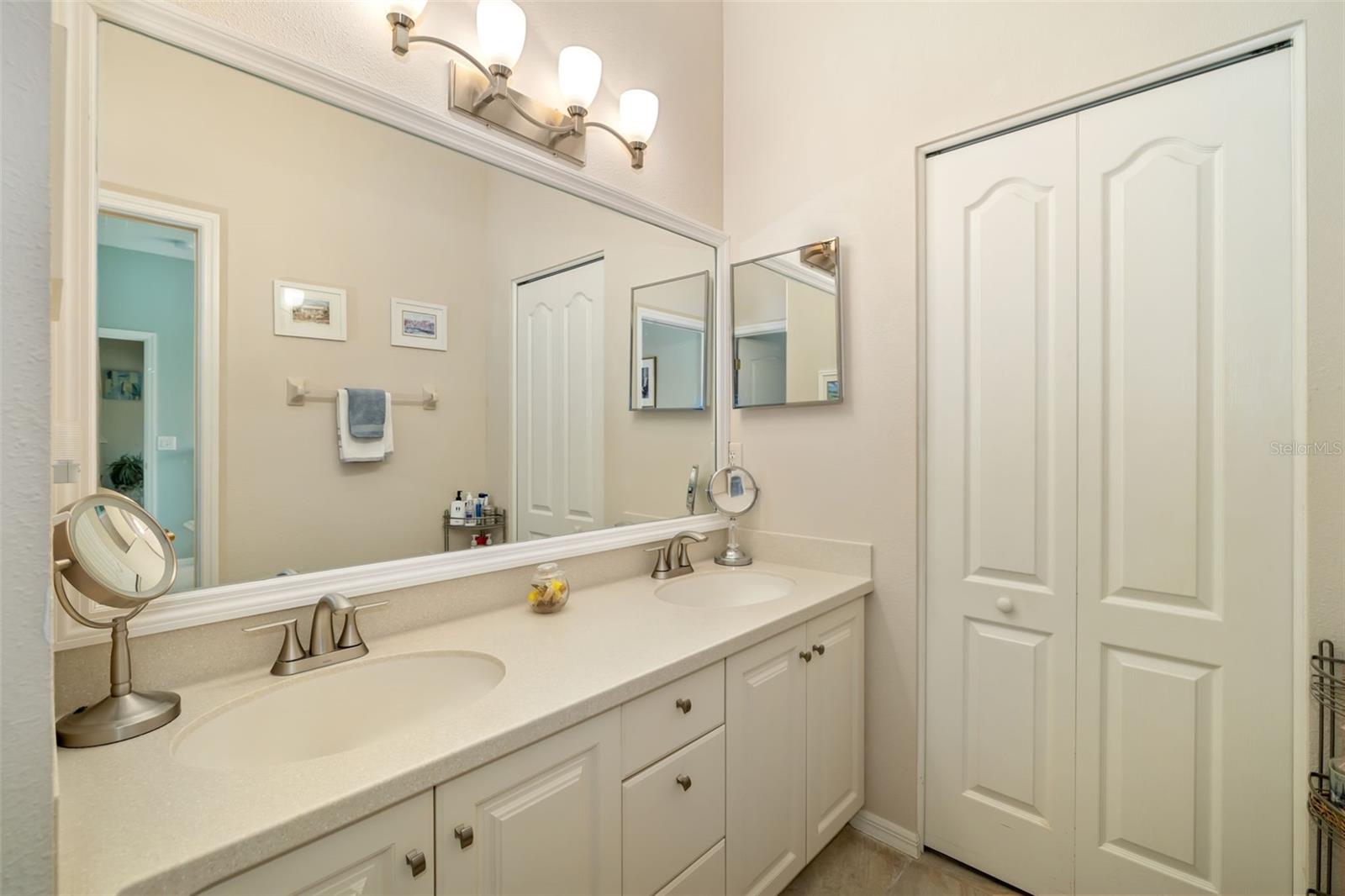HERITAGE OAKS GOLF & COUNTRY CLUB - Residential