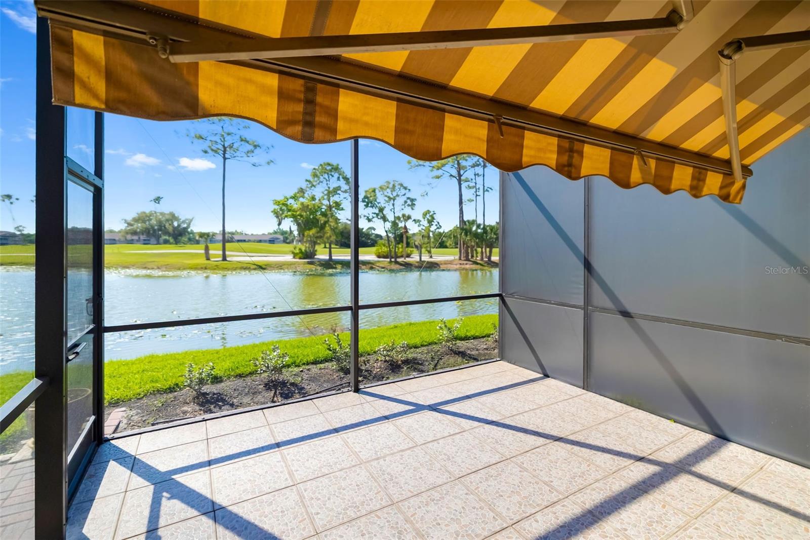 HERITAGE OAKS GOLF & COUNTRY CLUB - Residential