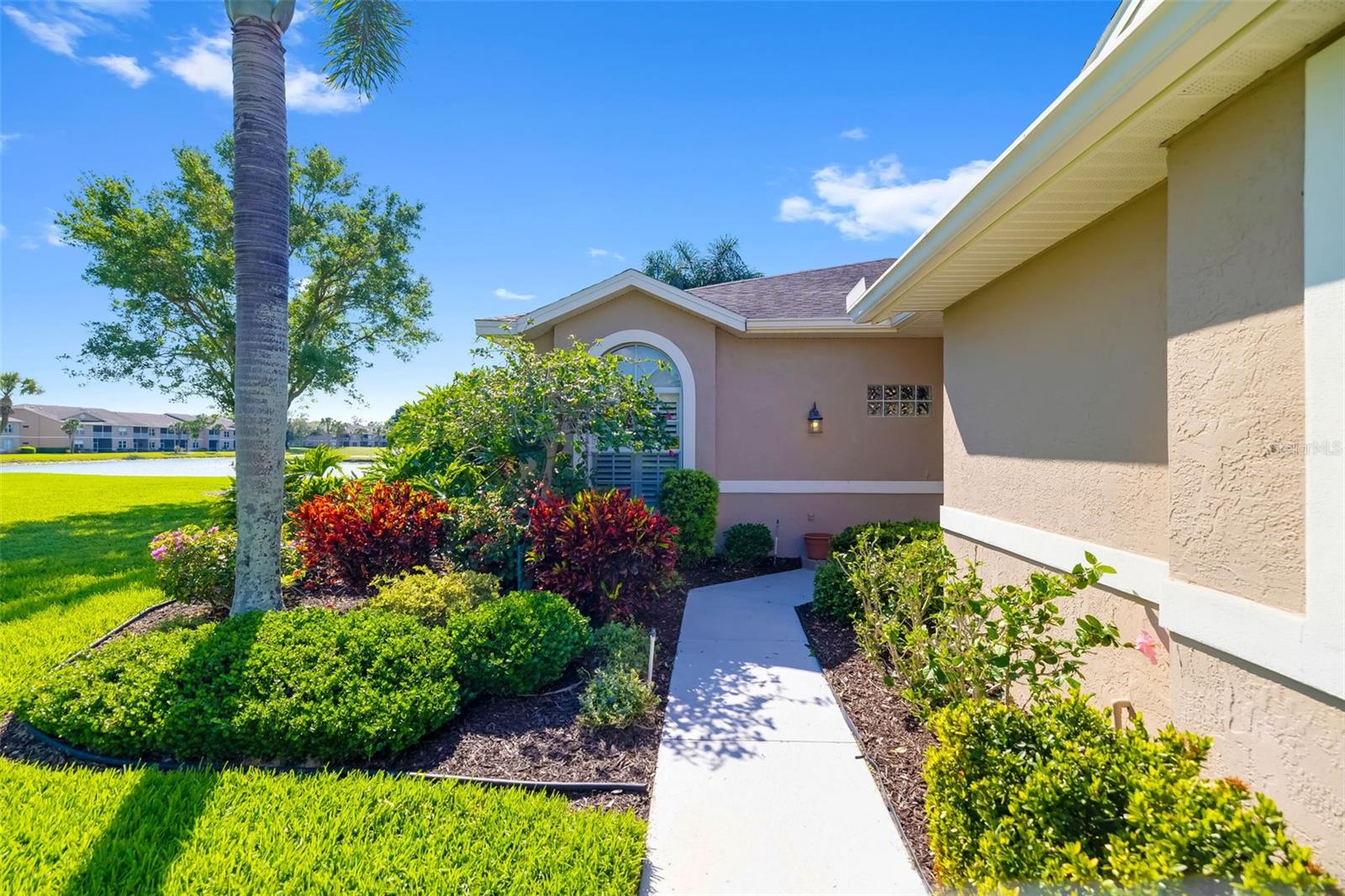 HERITAGE OAKS GOLF & COUNTRY CLUB - Residential