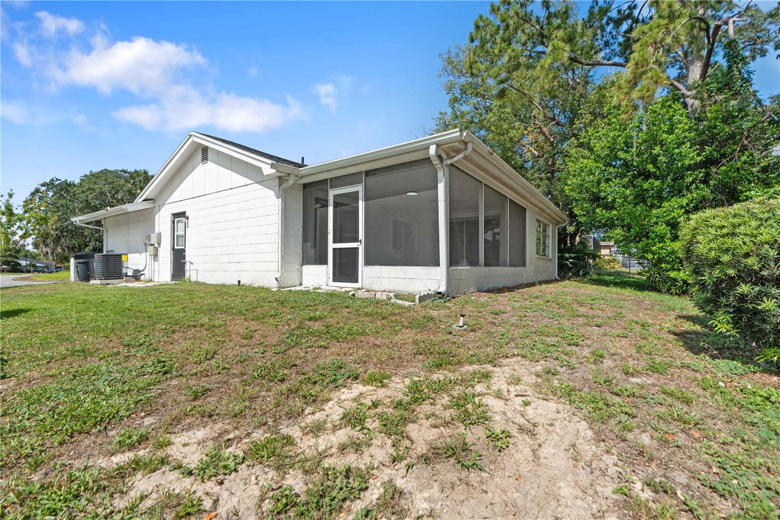 BEACON WOODS VILLAGE 5-B - Residential