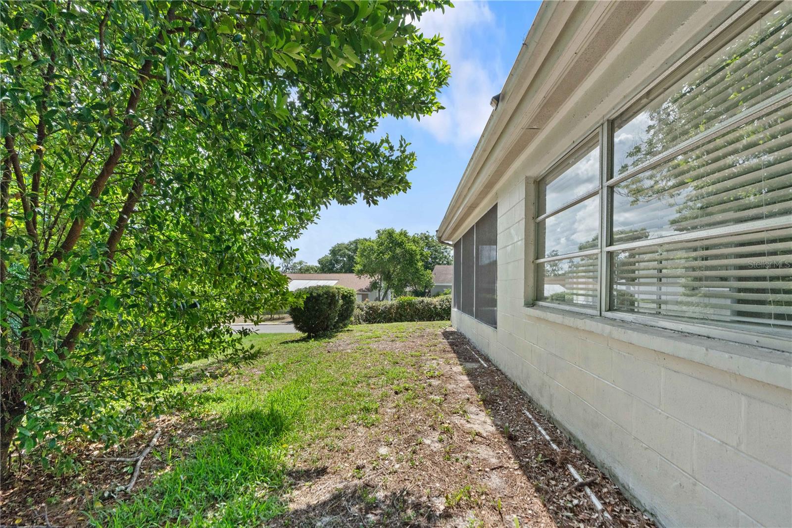 BEACON WOODS VILLAGE 5-B - Residential