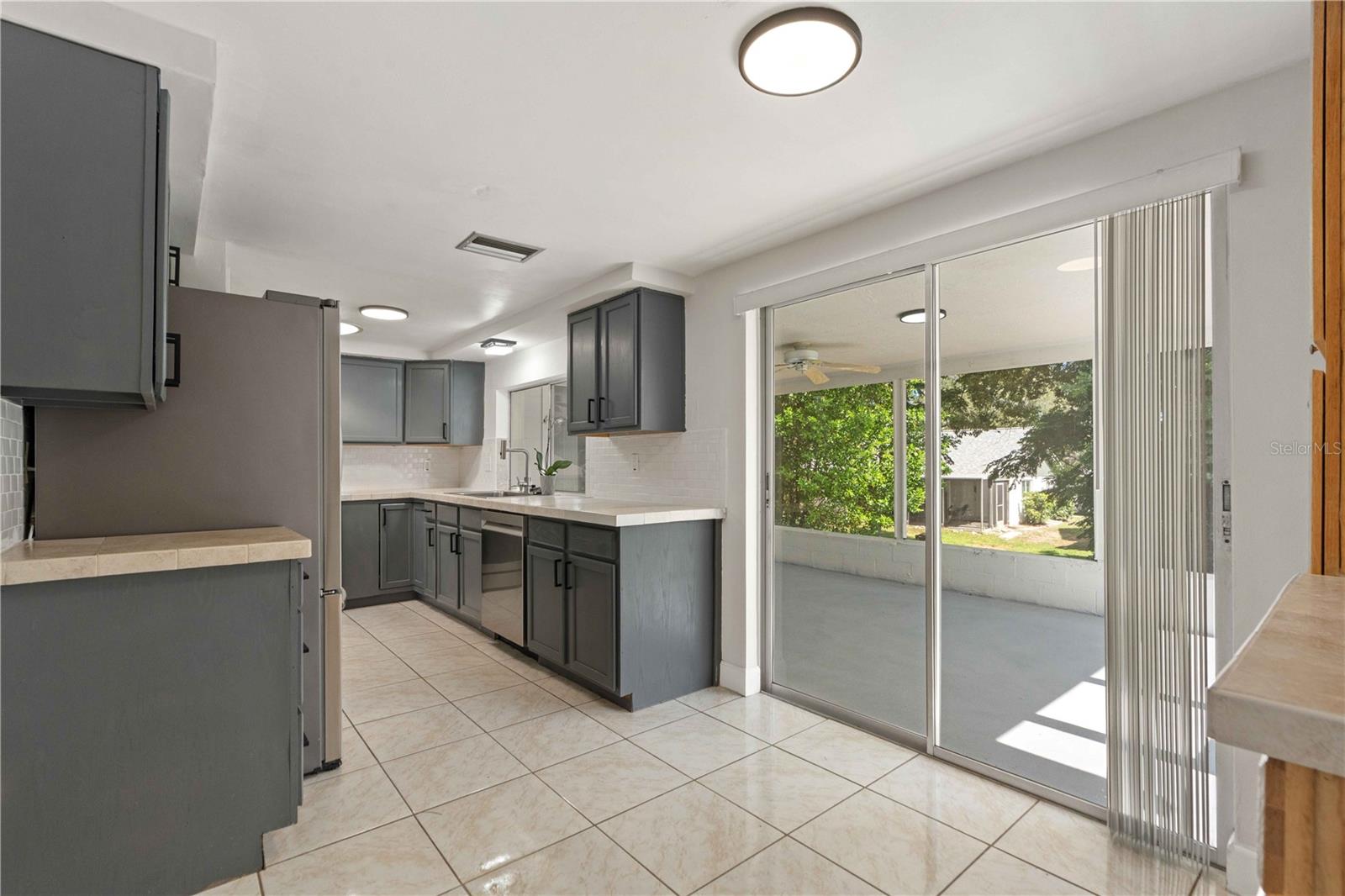 BEACON WOODS VILLAGE 5-B - Residential