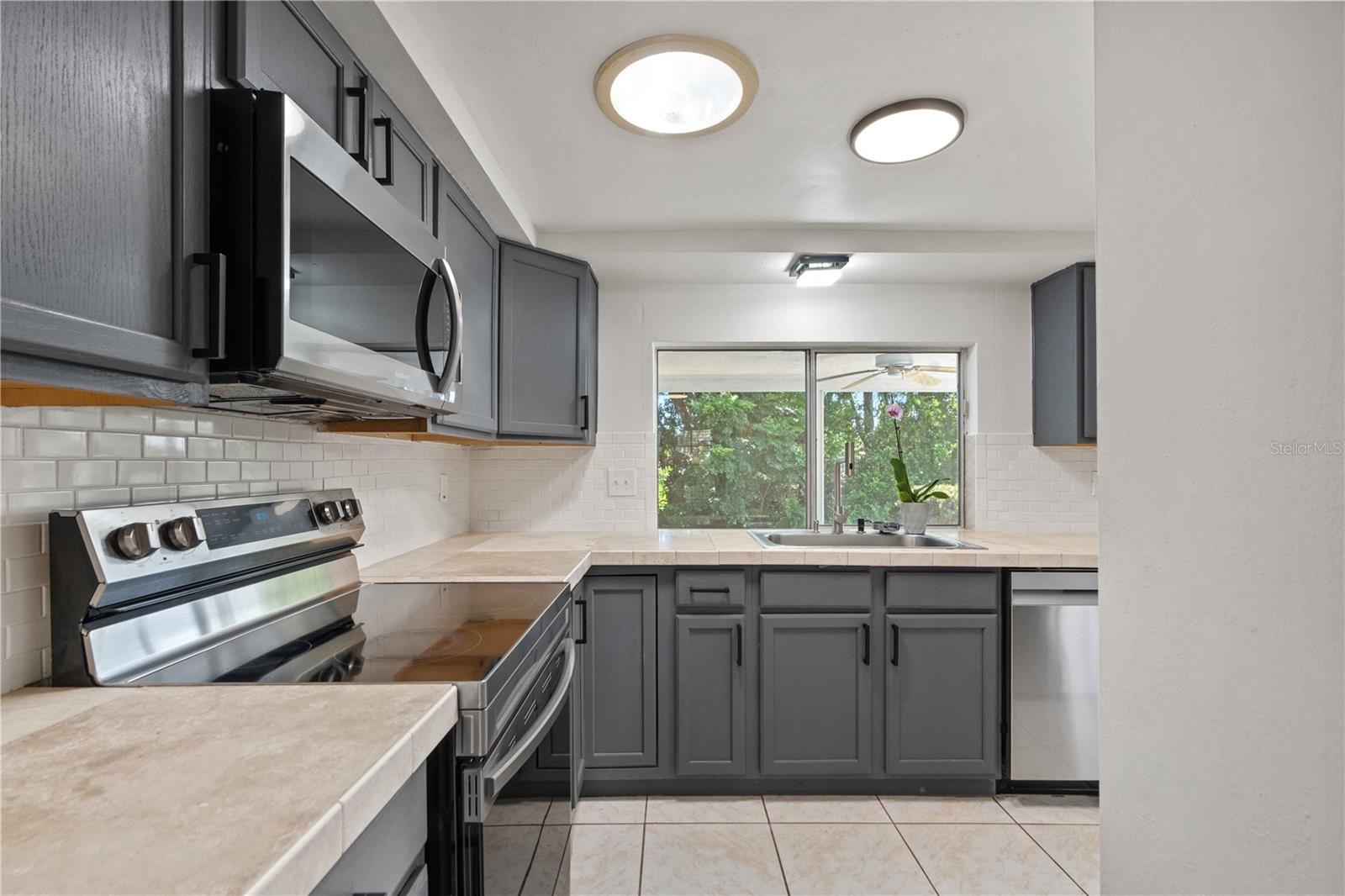 BEACON WOODS VILLAGE 5-B - Residential