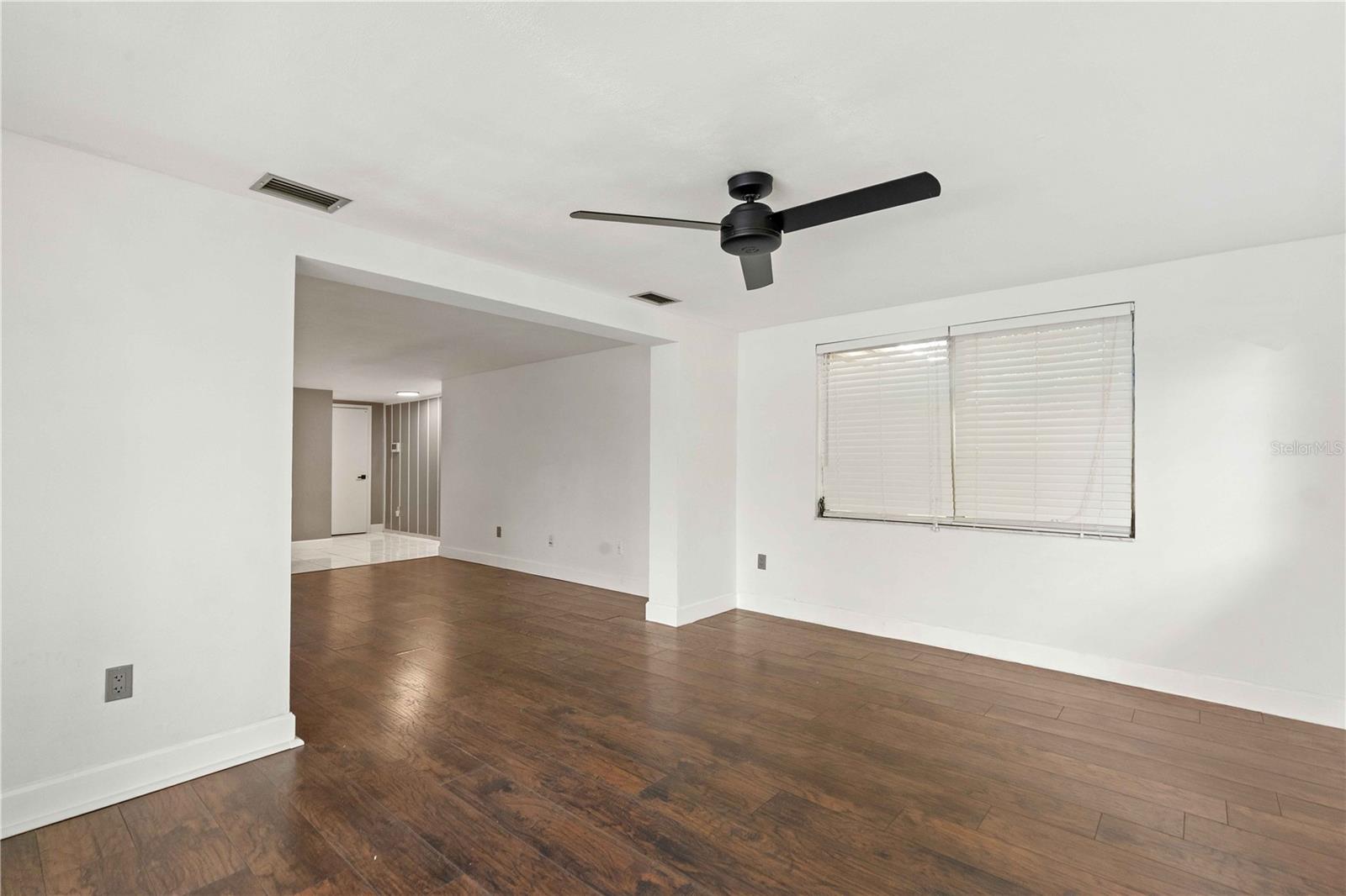 BEACON WOODS VILLAGE 5-B - Residential