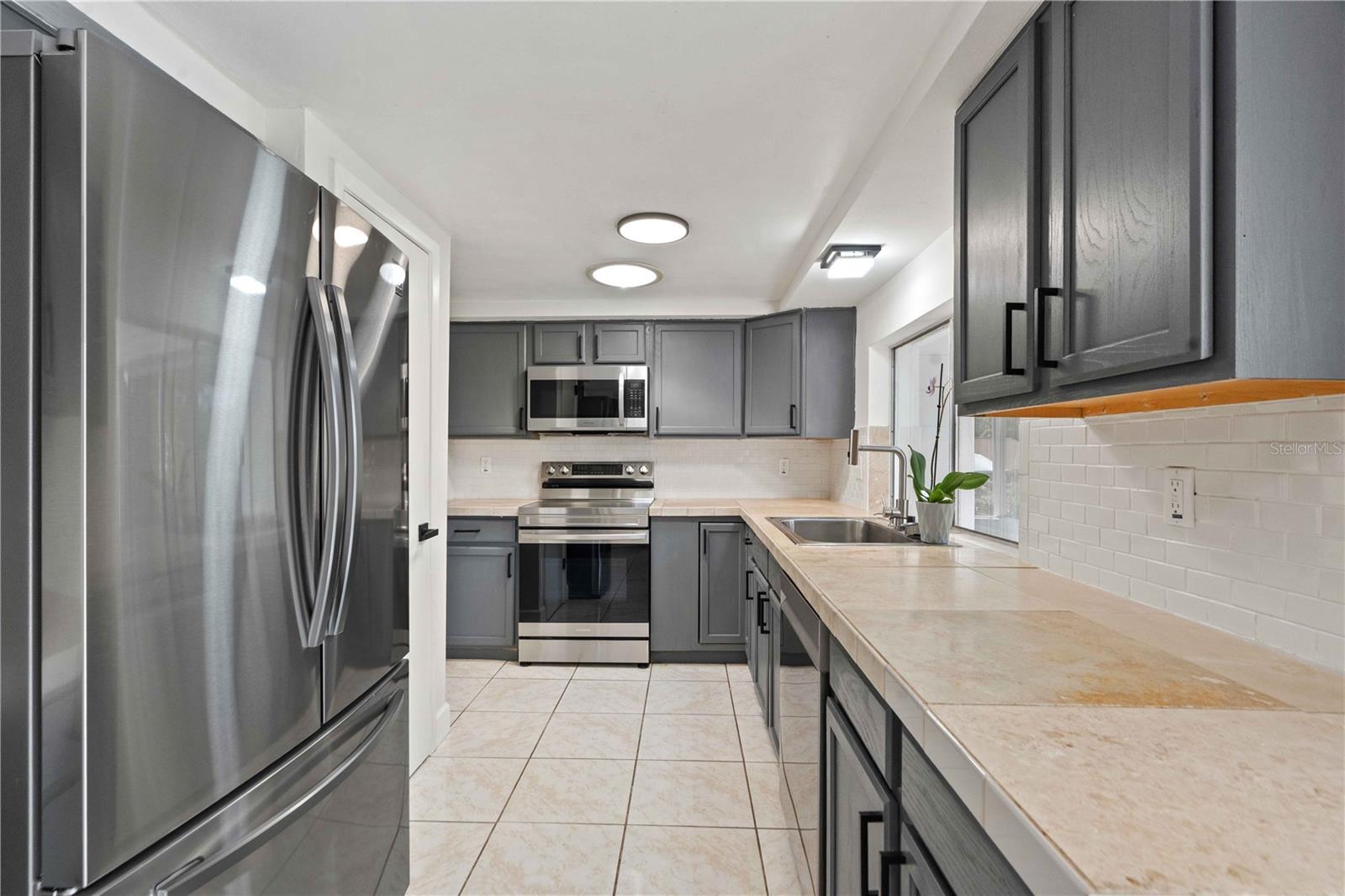 BEACON WOODS VILLAGE 5-B - Residential
