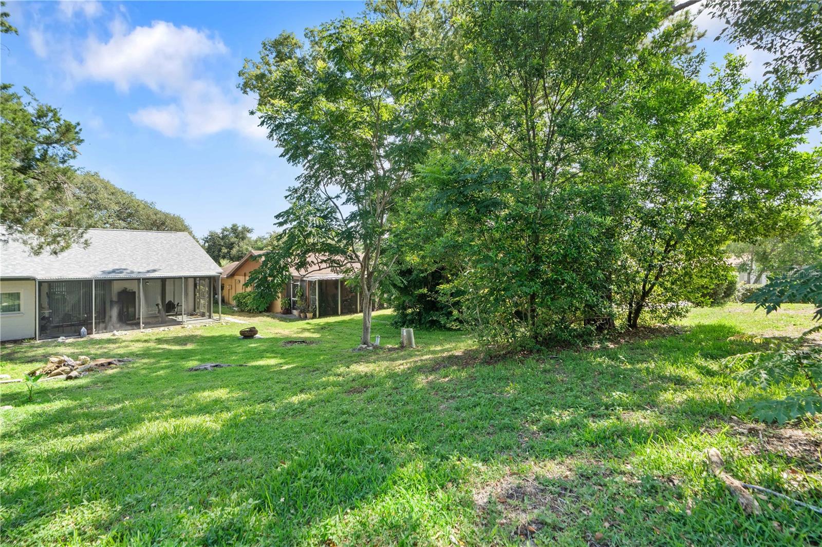 BEACON WOODS VILLAGE 5-B - Residential