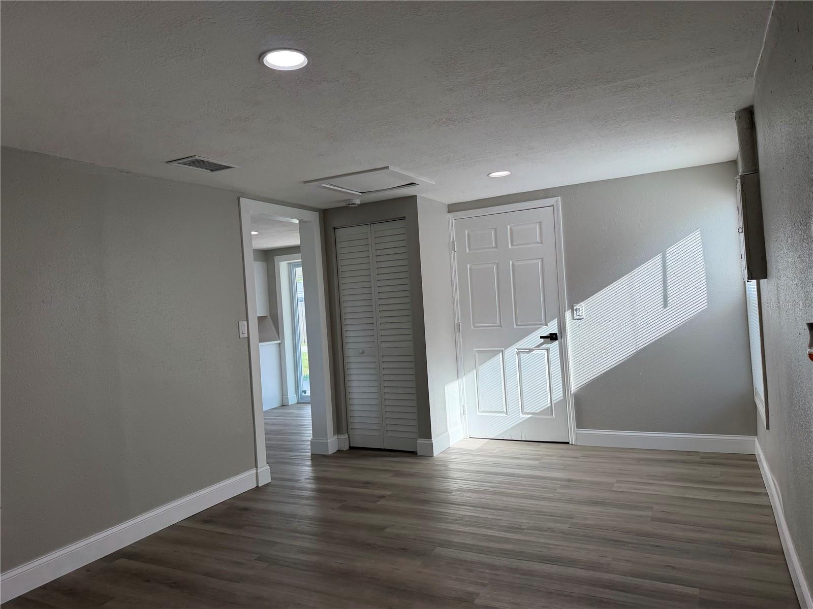 REGENCY PARK - Residential