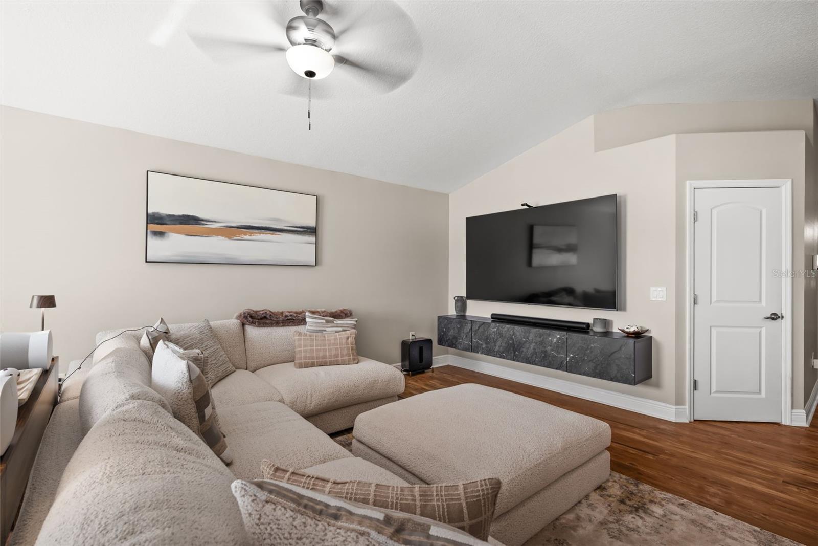 AYERSWORTH GLEN - Residential