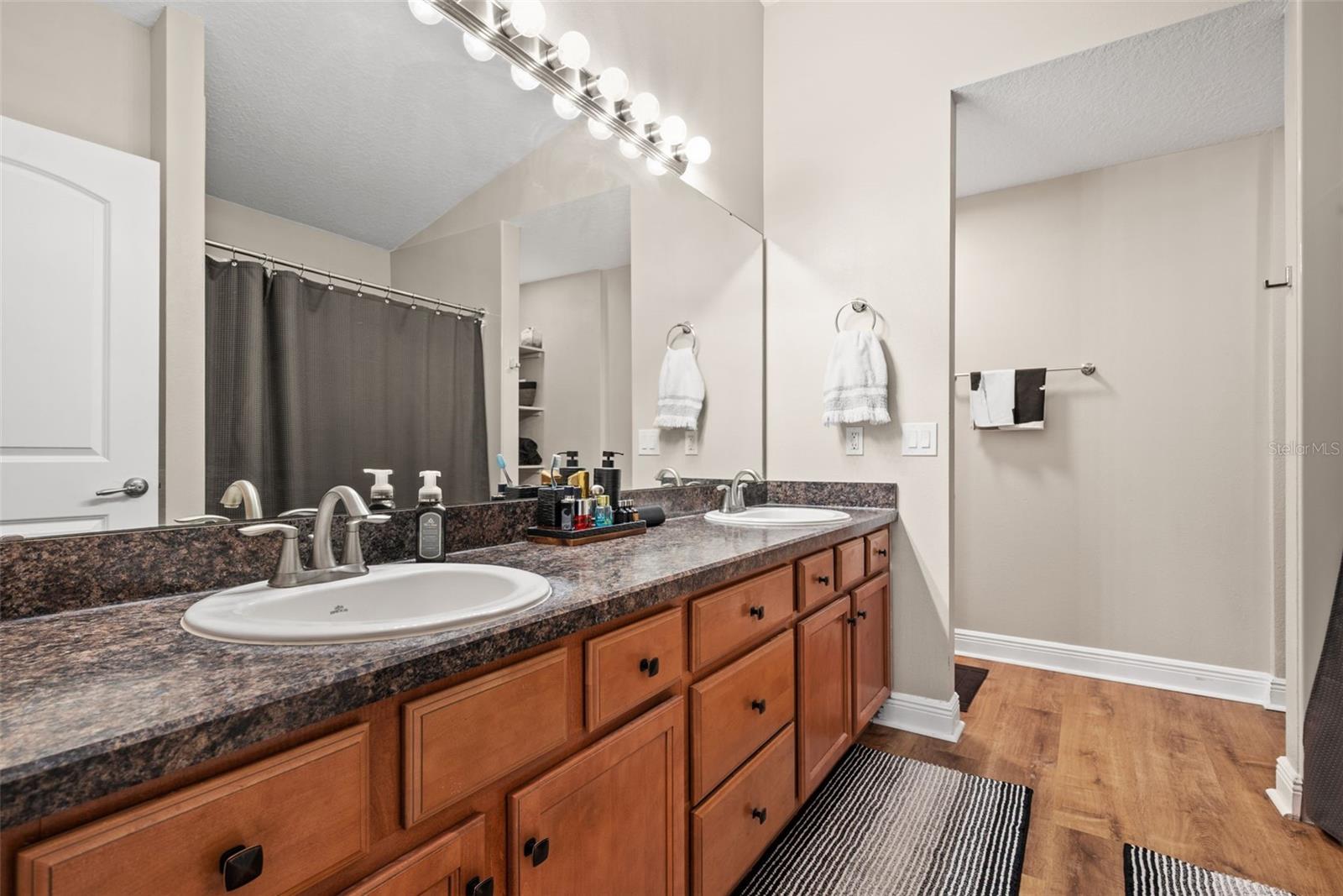 AYERSWORTH GLEN - Residential