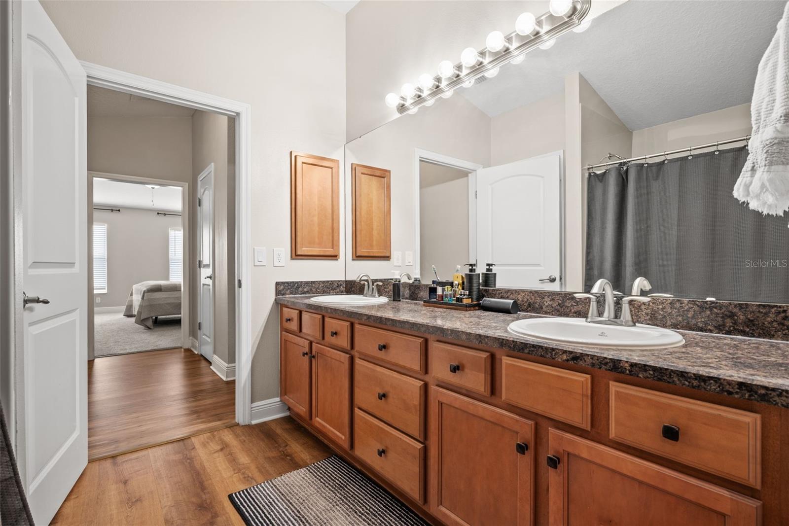 AYERSWORTH GLEN - Residential