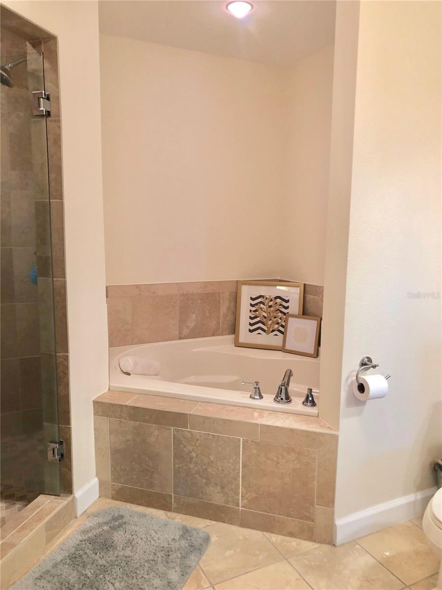 WELLESLEY CONDO - Residential Lease