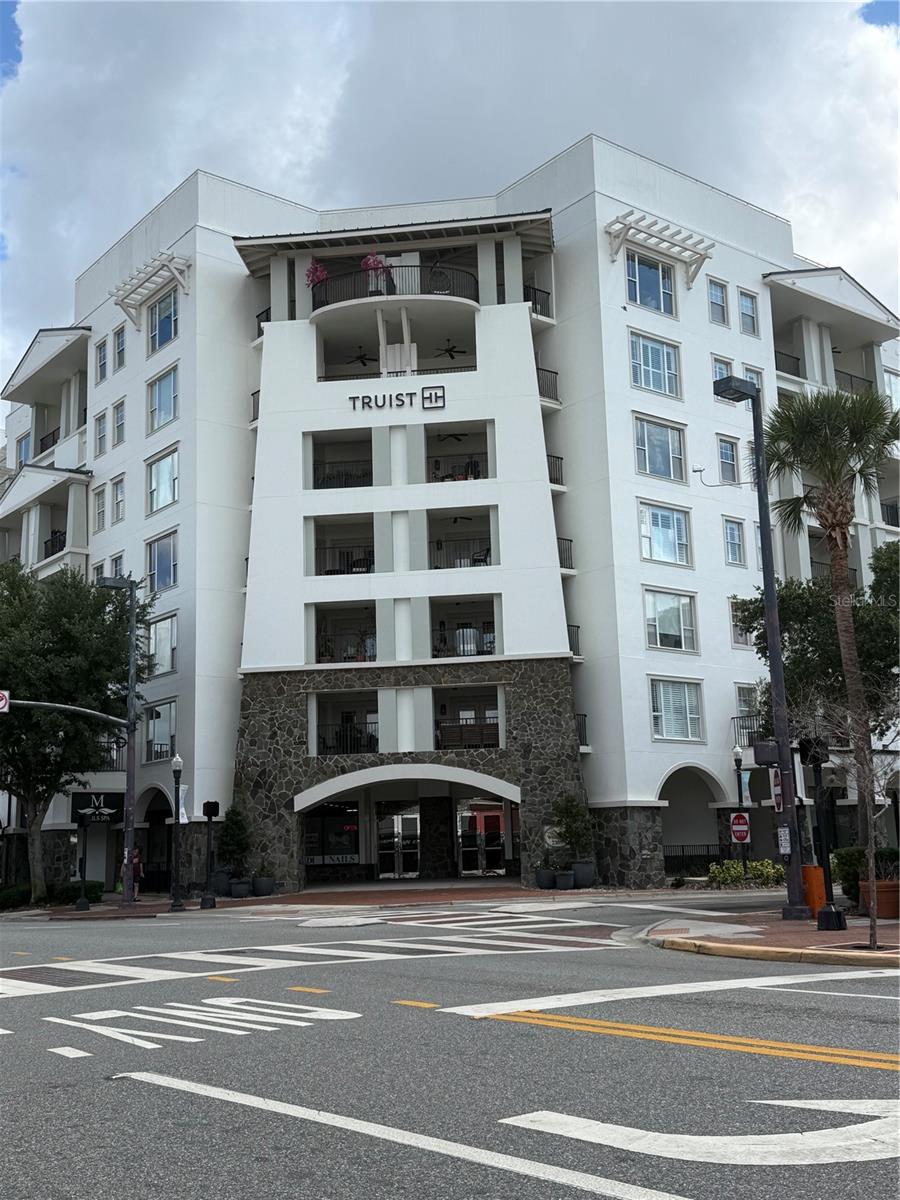 WELLESLEY CONDO - Residential Lease