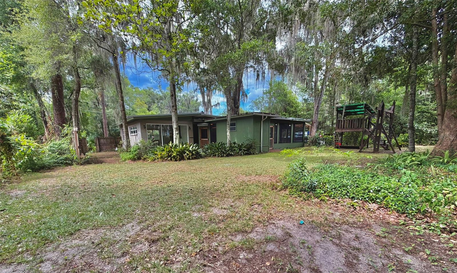 CREEKSIDE - Residential