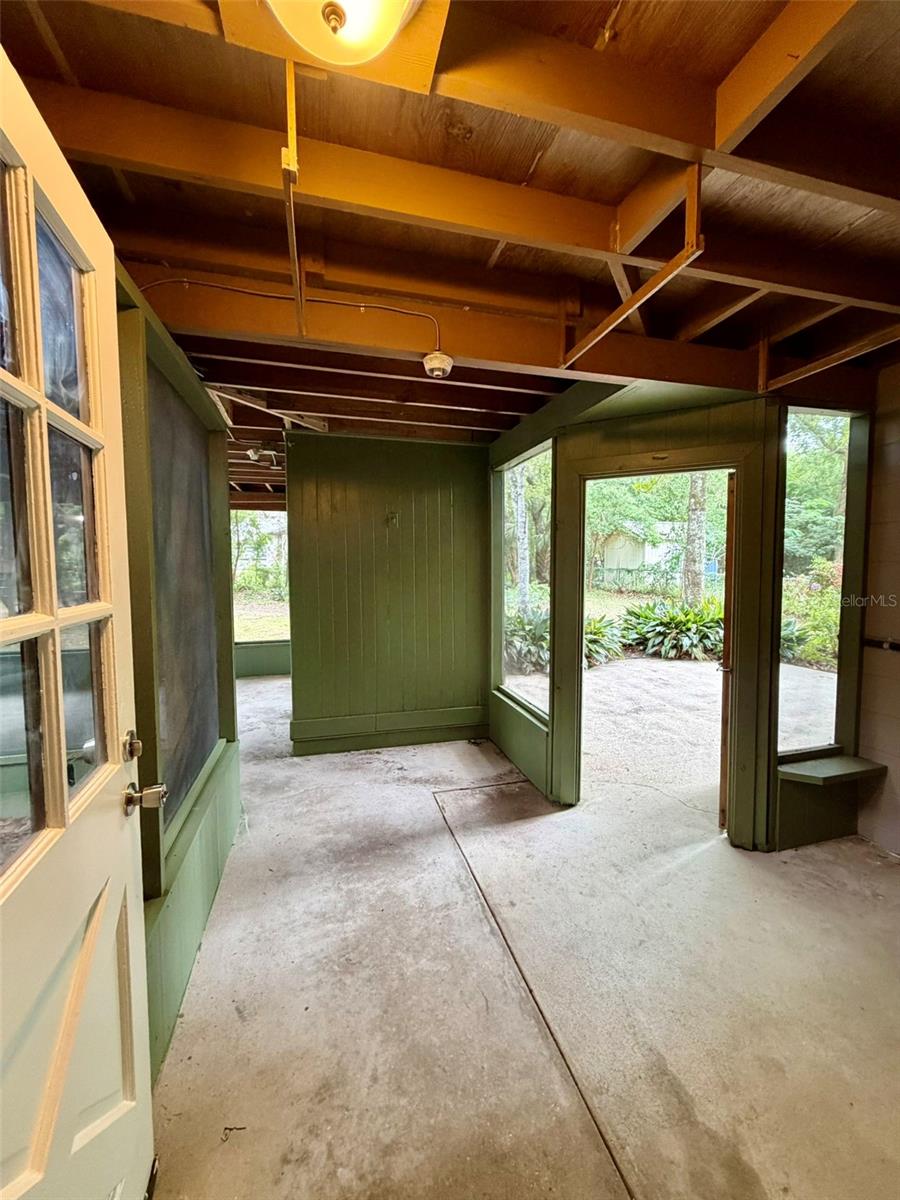 CREEKSIDE - Residential
