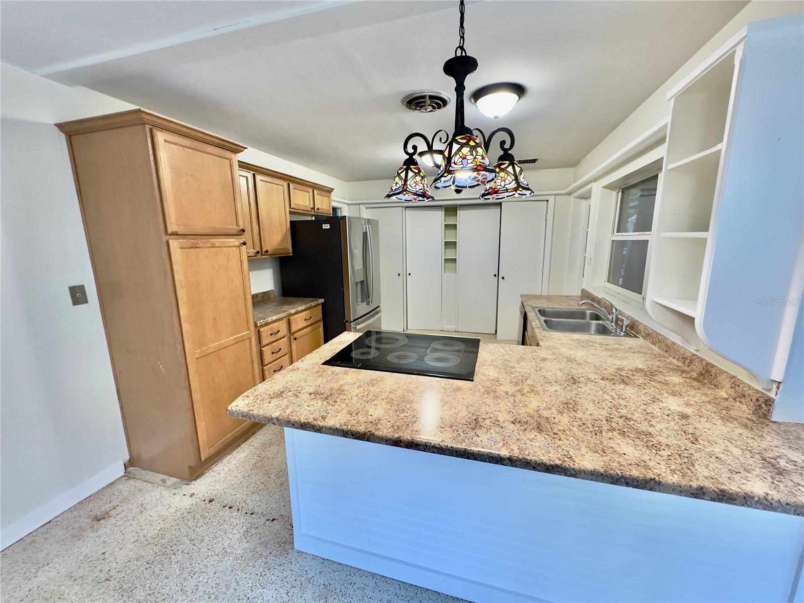 CREEKSIDE - Residential