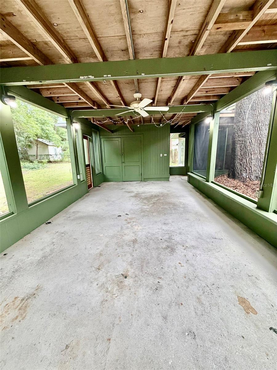 CREEKSIDE - Residential