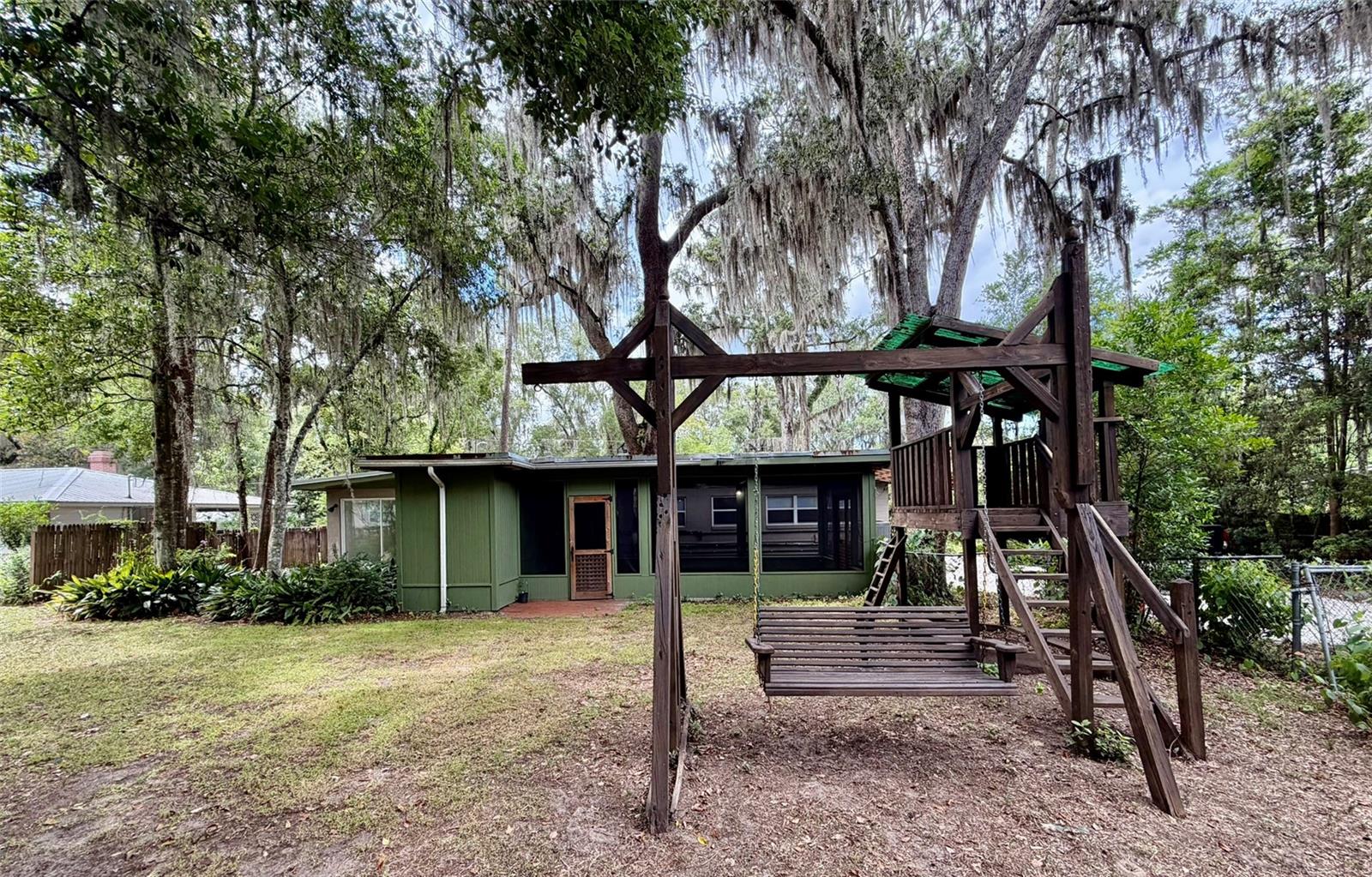 CREEKSIDE - Residential