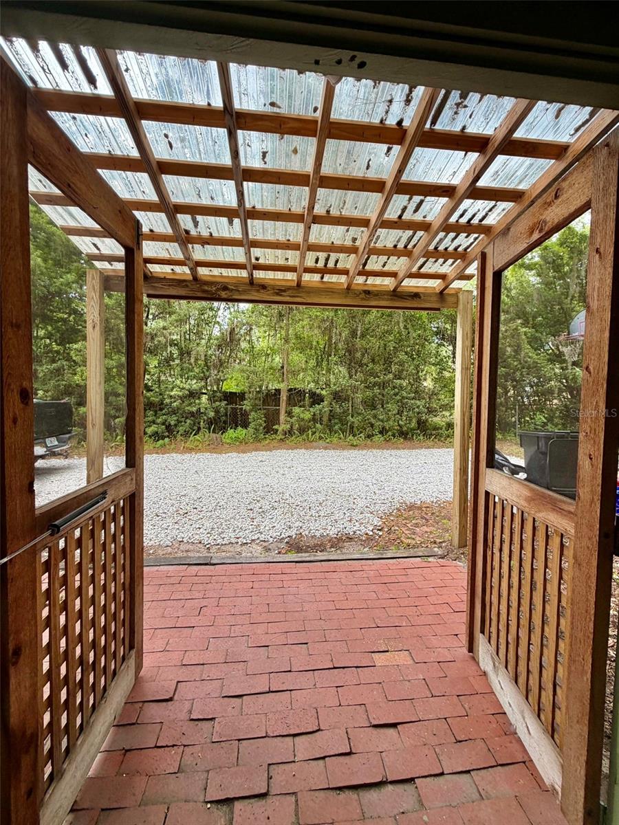 CREEKSIDE - Residential