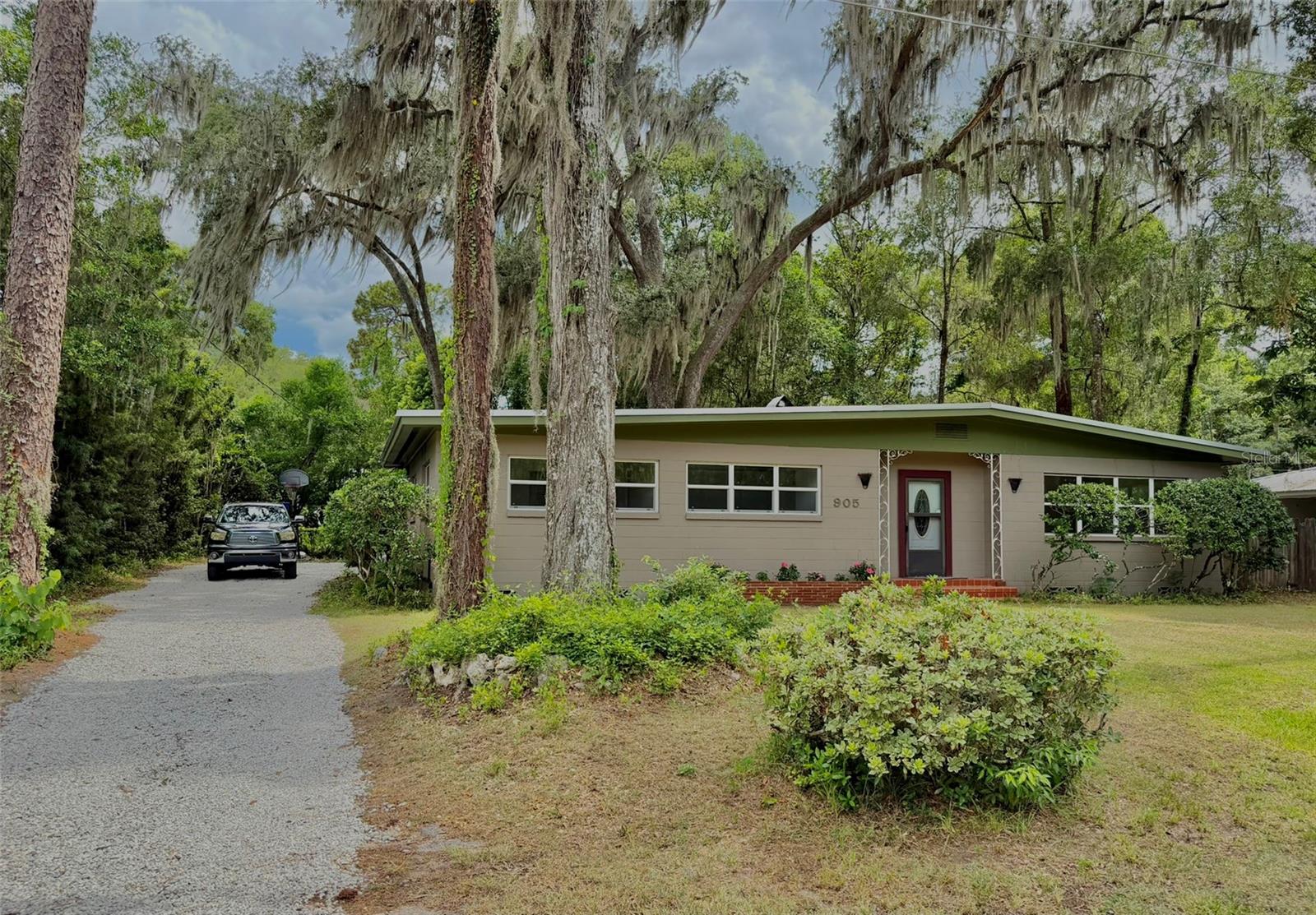 CREEKSIDE - Residential