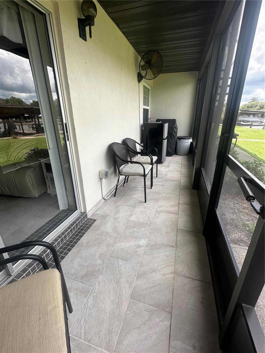 JUNGLE DEN VILLAS PH 03 CONDO - Residential