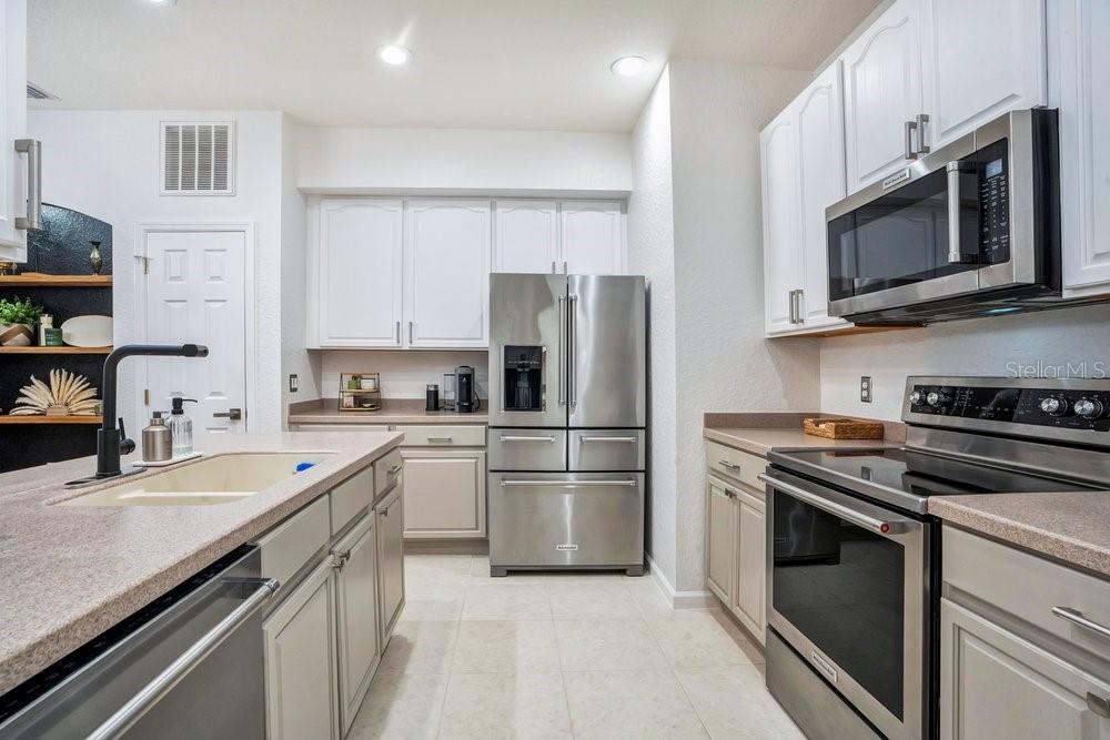 AVALON LAKES PH 03 VILLAGE A & B - Residential