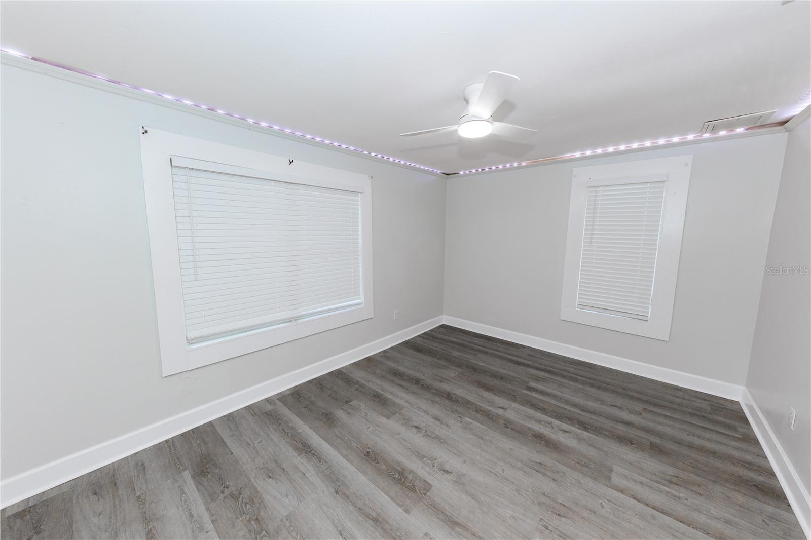 LAUGHNERS LAKEVIEW ADD - Residential Lease