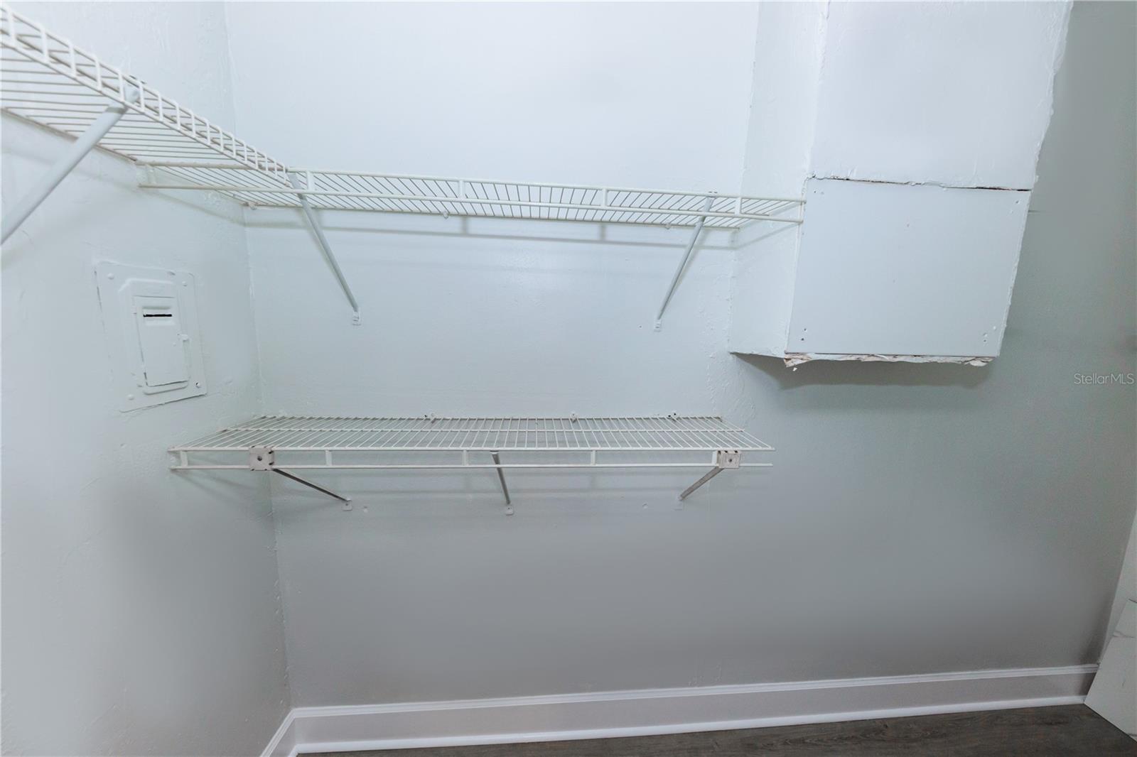 LAUGHNERS LAKEVIEW ADD - Residential Lease