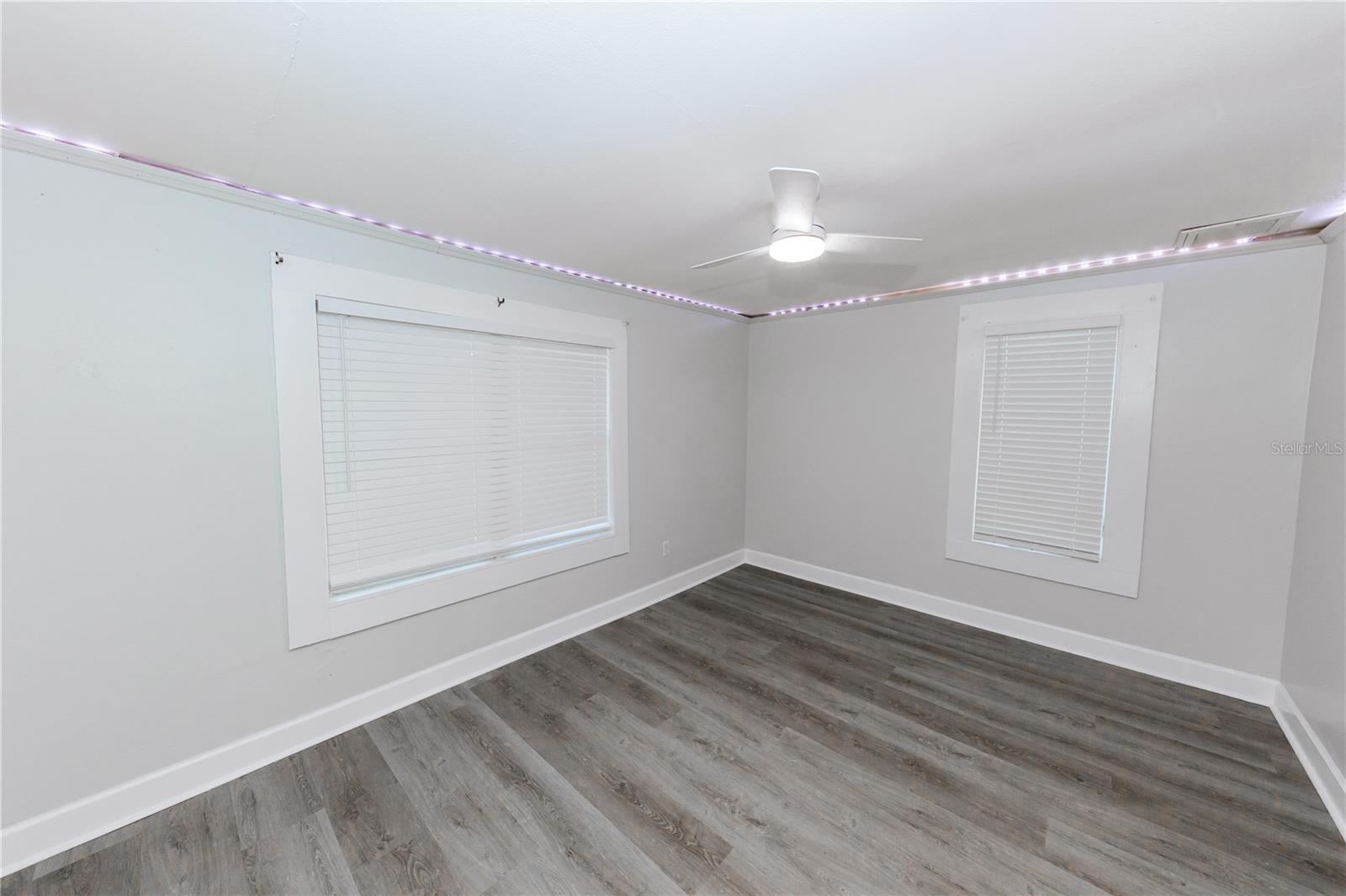 LAUGHNERS LAKEVIEW ADD - Residential Lease