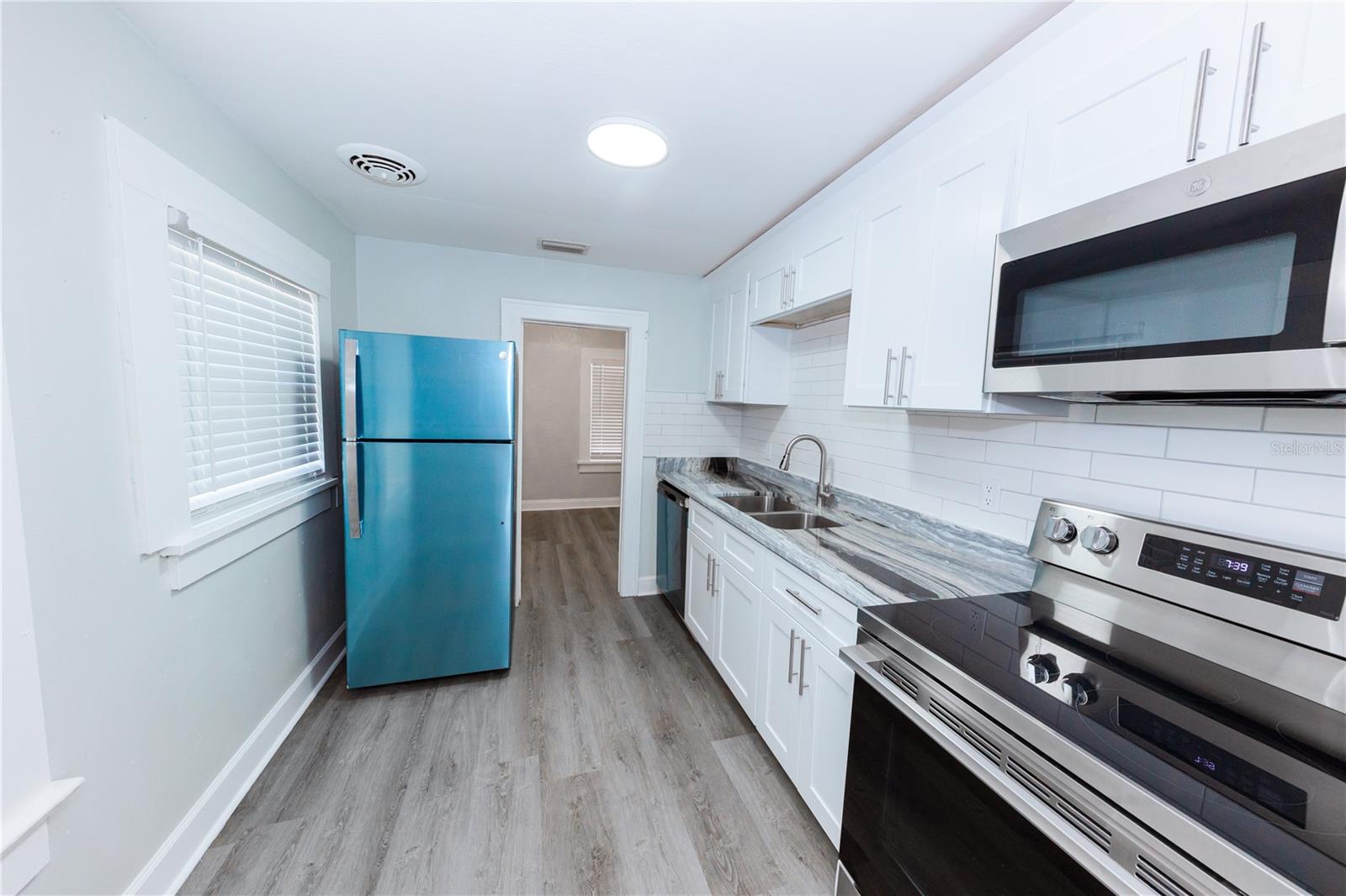 LAUGHNERS LAKEVIEW ADD - Residential Lease