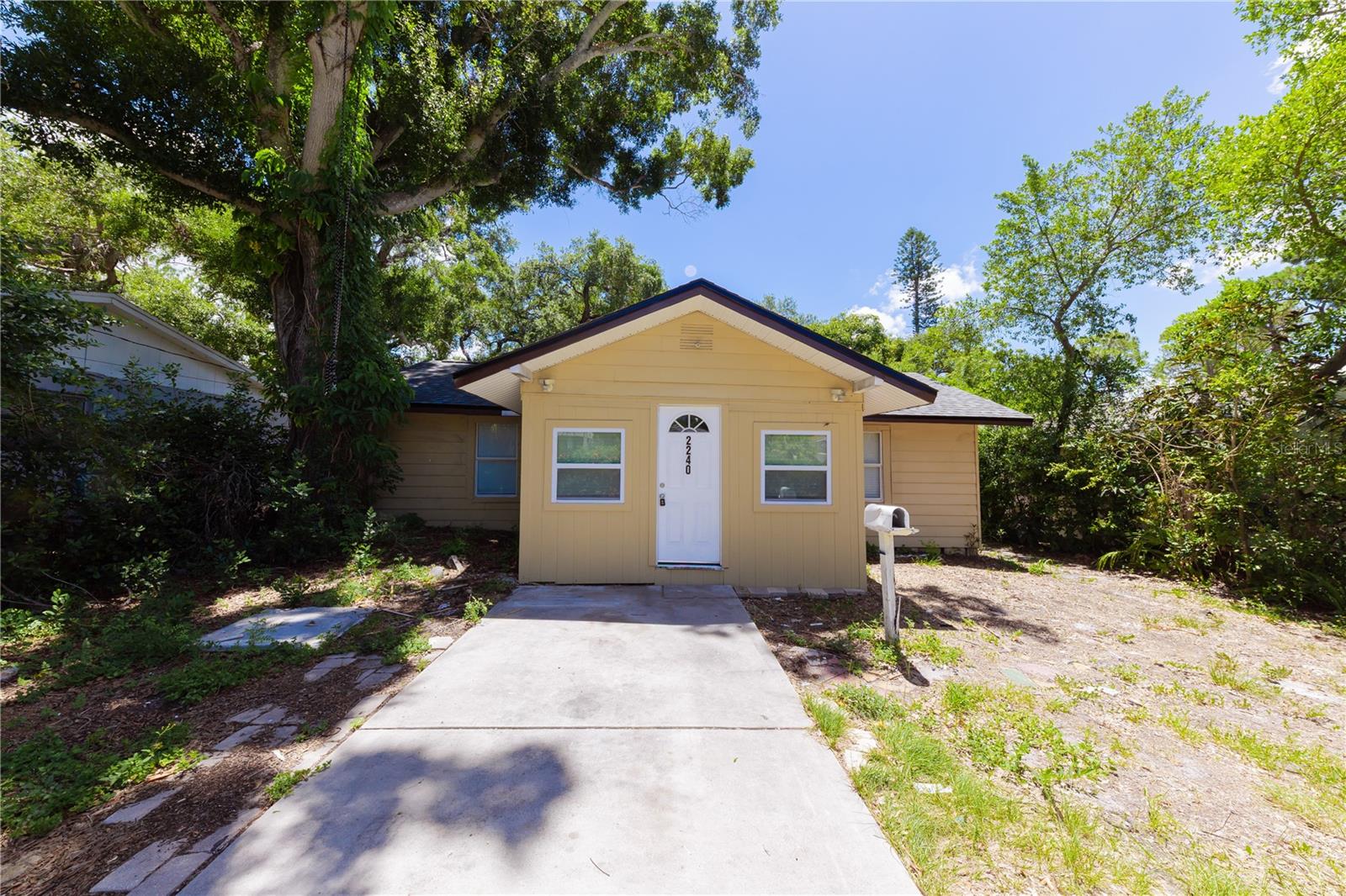 LAUGHNERS LAKEVIEW ADD - Residential Lease