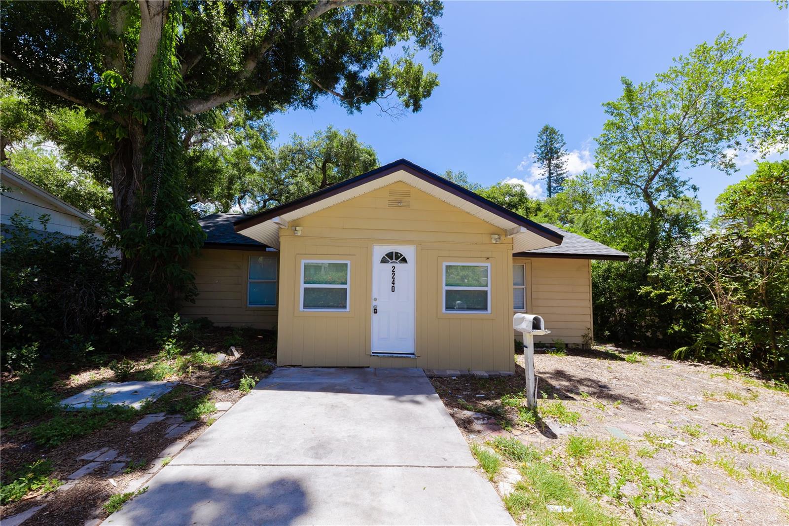 LAUGHNERS LAKEVIEW ADD - Residential Lease