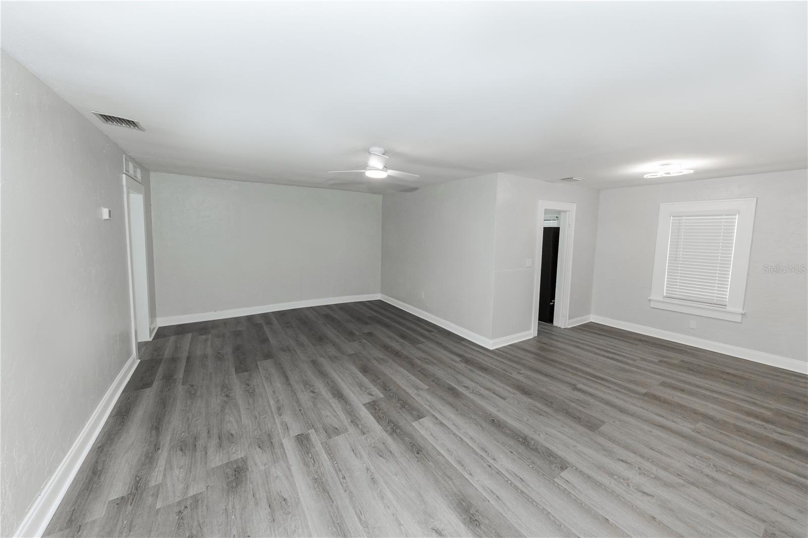 LAUGHNERS LAKEVIEW ADD - Residential Lease