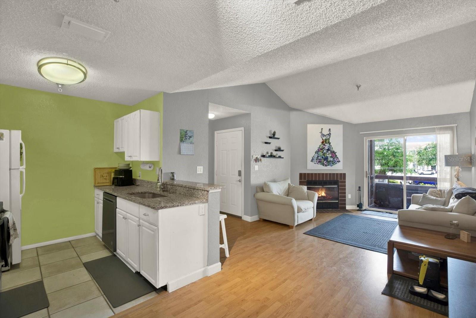 ITOPIA PRIVATE RESIDENCES CONDO - Residential