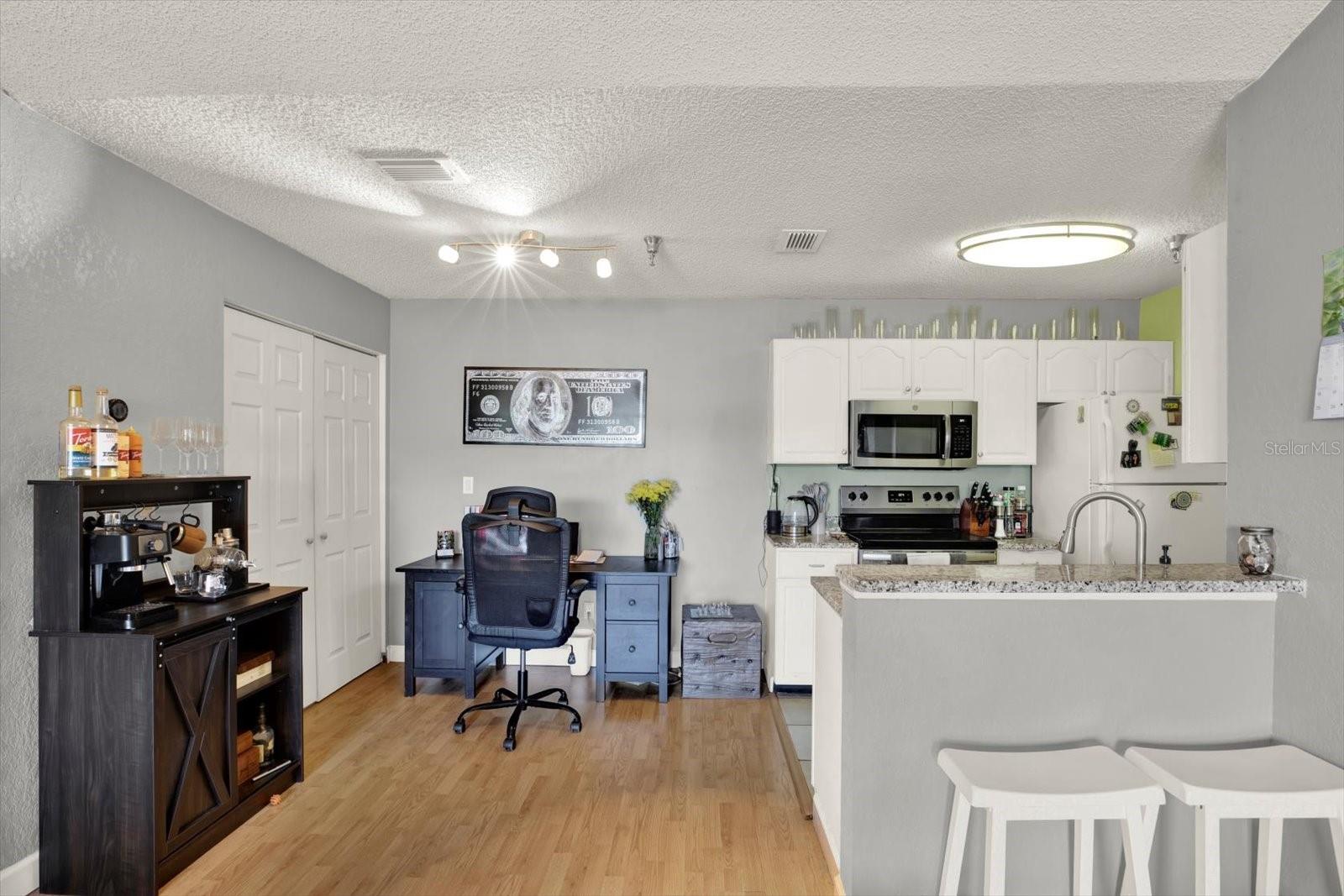 ITOPIA PRIVATE RESIDENCES CONDO - Residential
