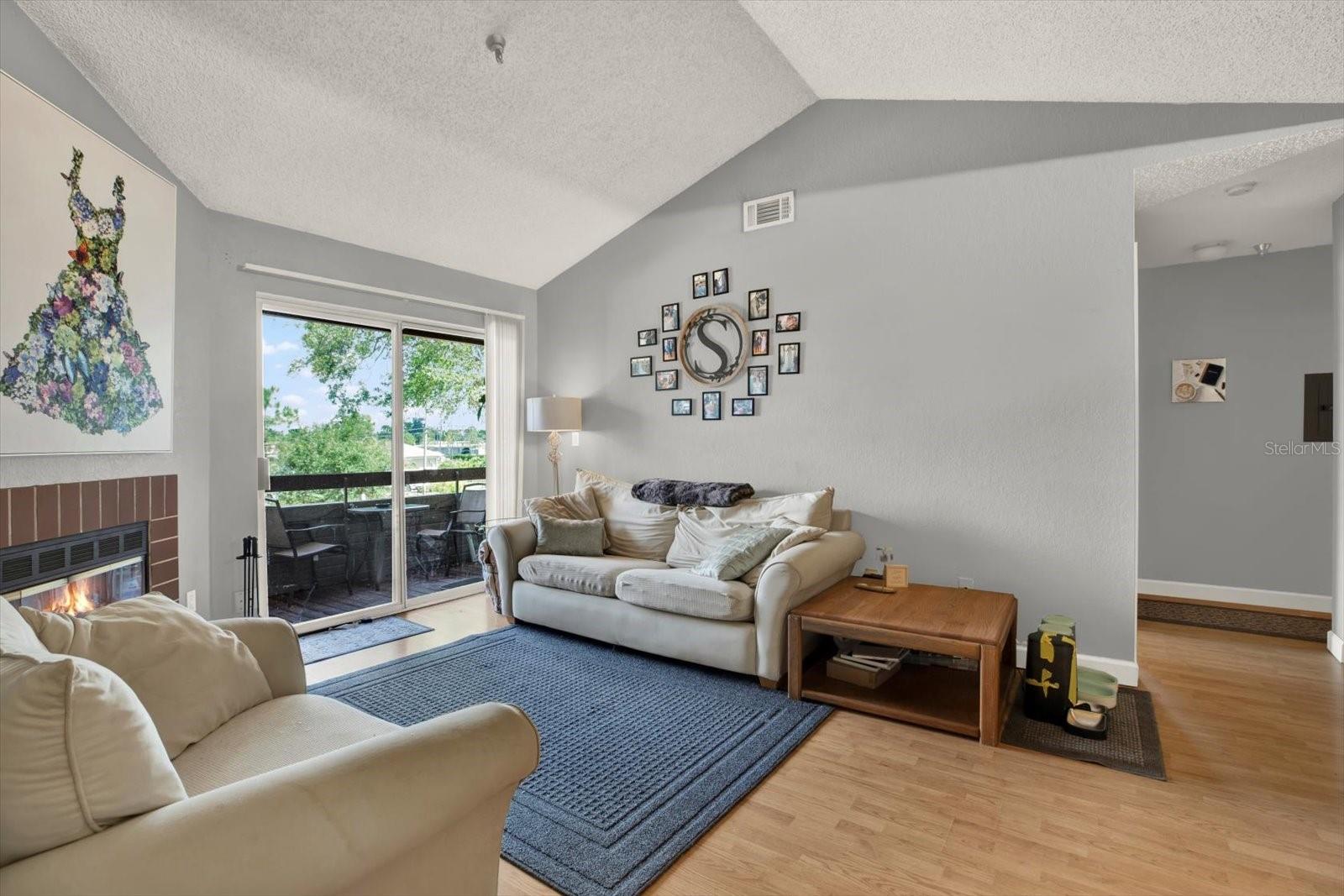 ITOPIA PRIVATE RESIDENCES CONDO - Residential
