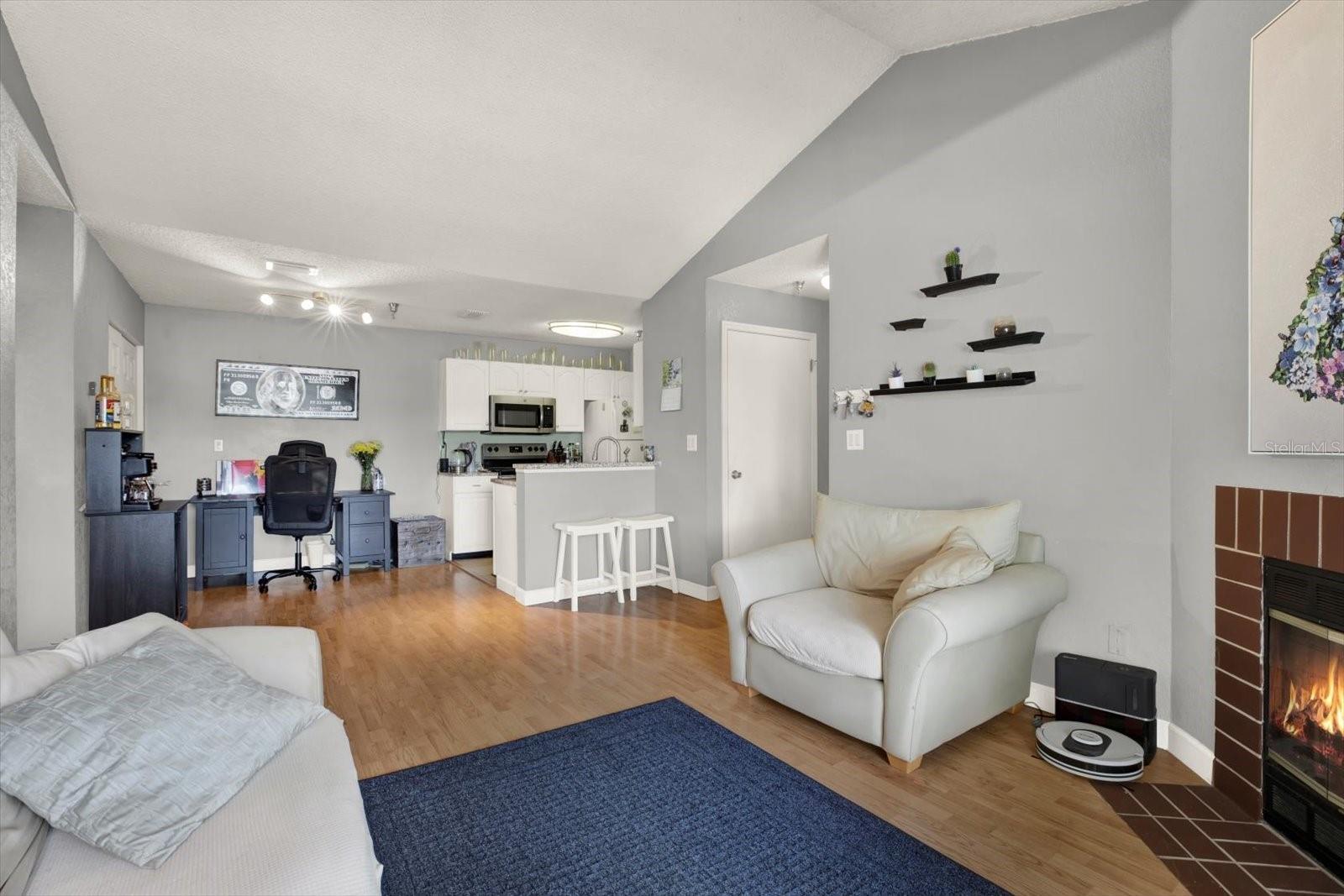 ITOPIA PRIVATE RESIDENCES CONDO - Residential