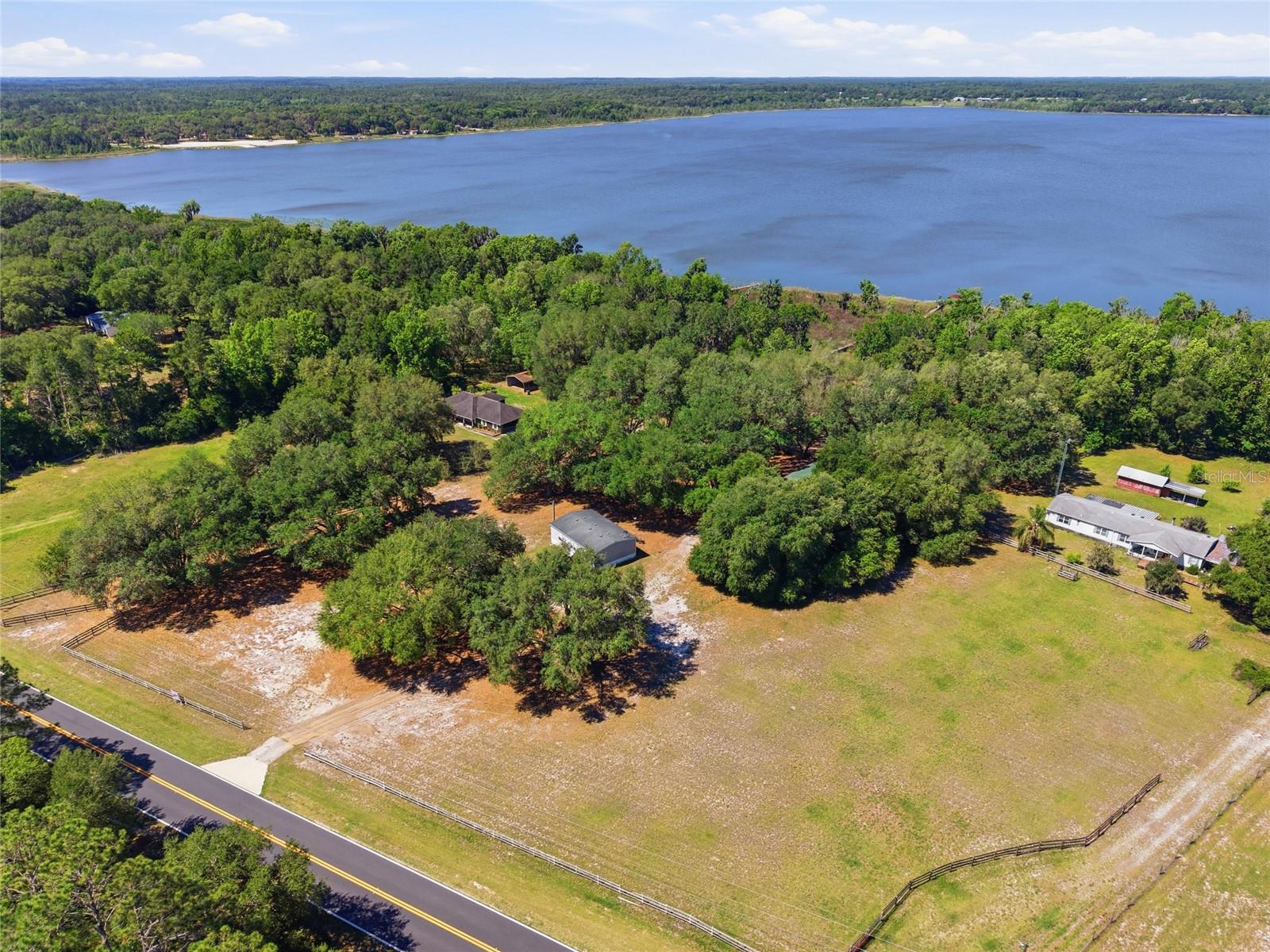 LAKE BRYANT ESTATE - Residential