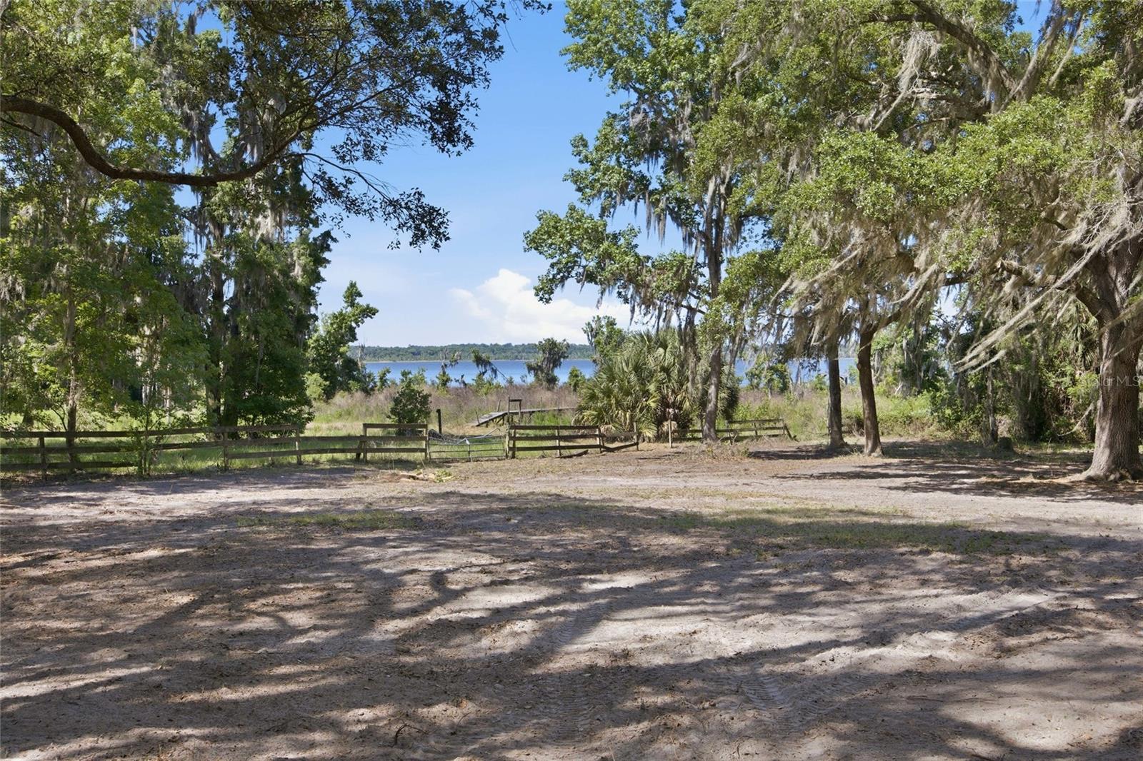 LAKE BRYANT ESTATE - Residential
