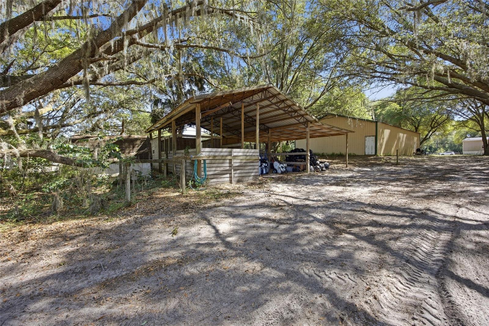 LAKE BRYANT ESTATE - Residential