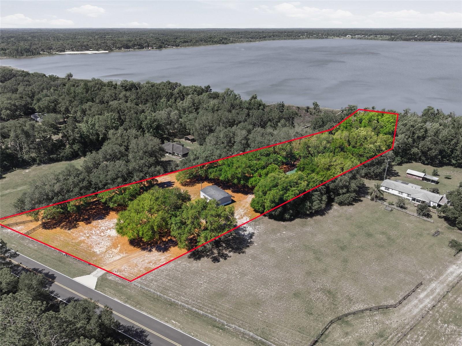 LAKE BRYANT ESTATE - Residential