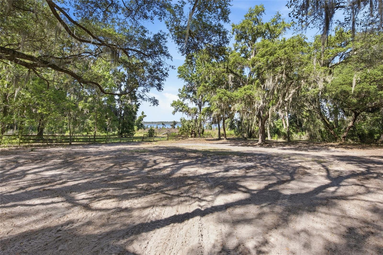 LAKE BRYANT ESTATE - Residential