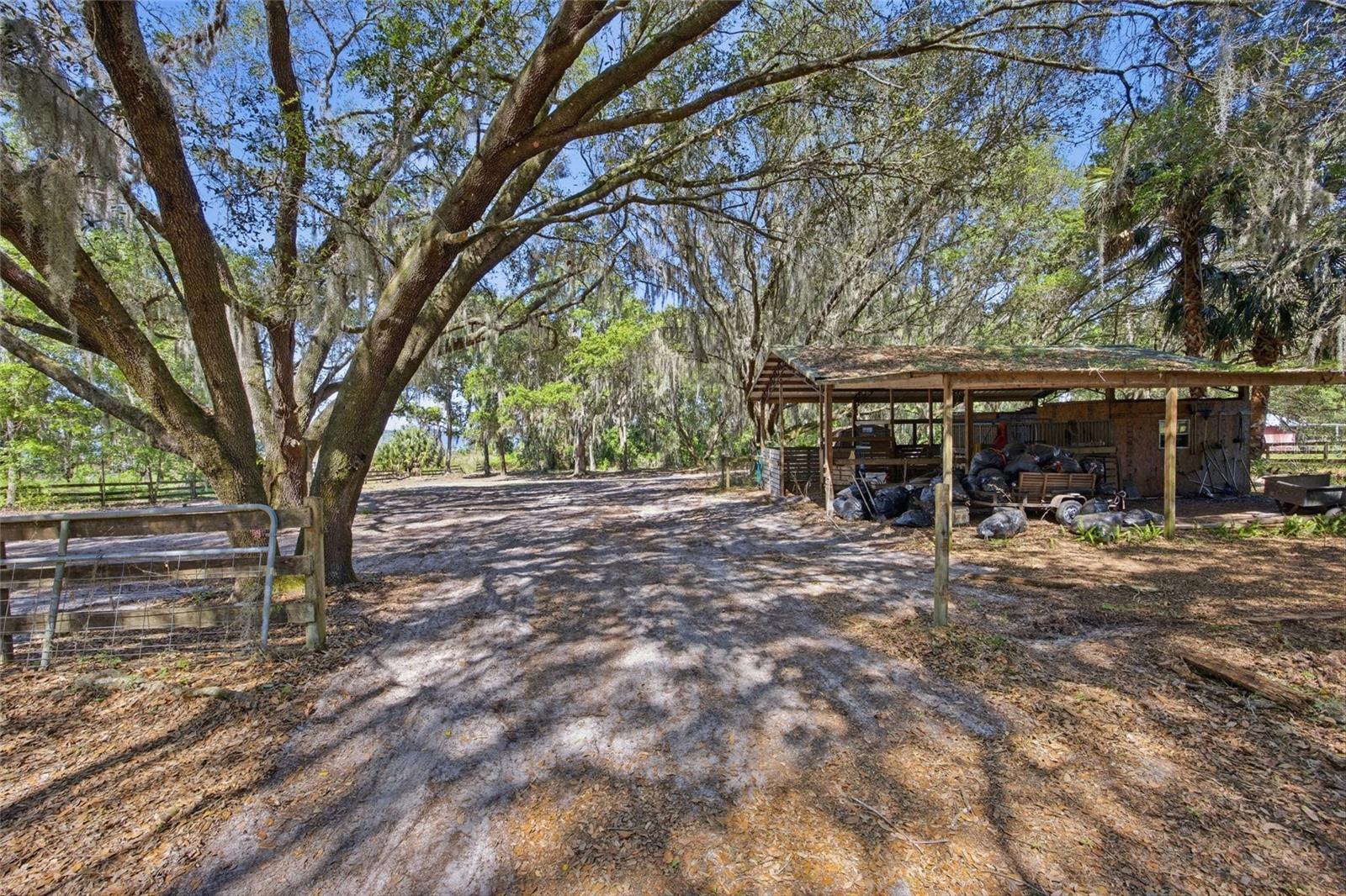 LAKE BRYANT ESTATE - Residential