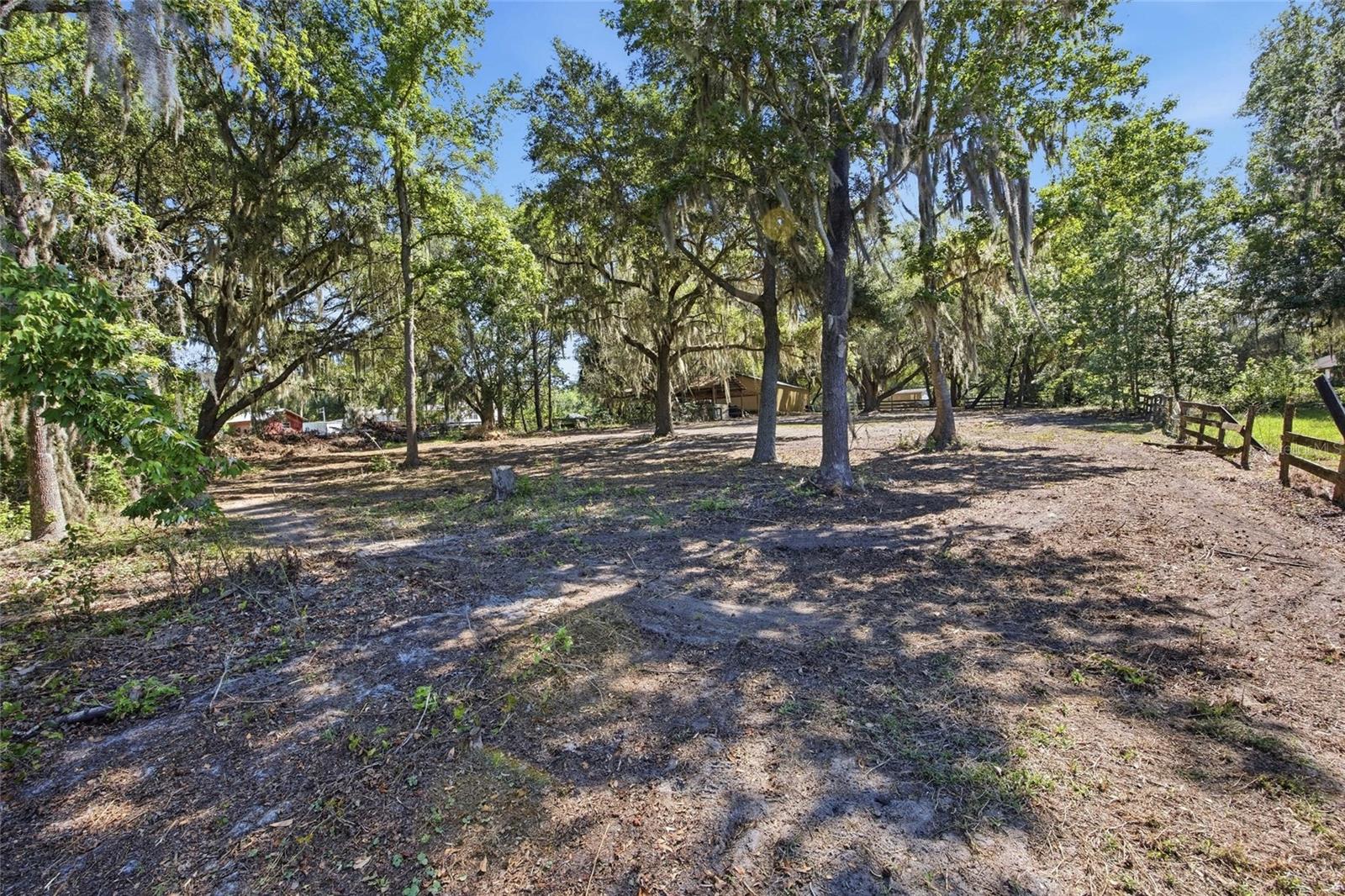 LAKE BRYANT ESTATE - Residential