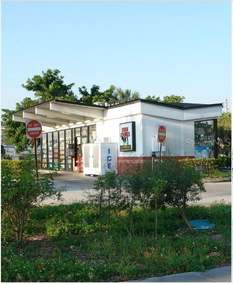 Prime opportunity to acquire a drive-thru convenience store for sale located at 4050 SW 21 St, Fort Lauderdale, FL 33317. "Zoning: B-3" This property features a 940 sq ft building on a 0.765-acre lot, offering excellent visibility and easy access along a high-traffic corridor. The drive-thru layout maximizes customer convenience and operational efficiency, making it ideal for a turnkey retail operation. Perfect for investors or owner-operators seeking a well-located, income-generating commercial asset with strong growth potential in a thriving Fort Lauderdale area.Note: buyers I emphasize the importance of conducting thorough due diligence to ensure that the property meets your expectations and requirements.