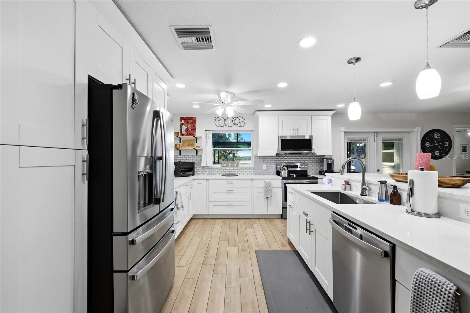 LAKESIDE ESTATES INC - Residential