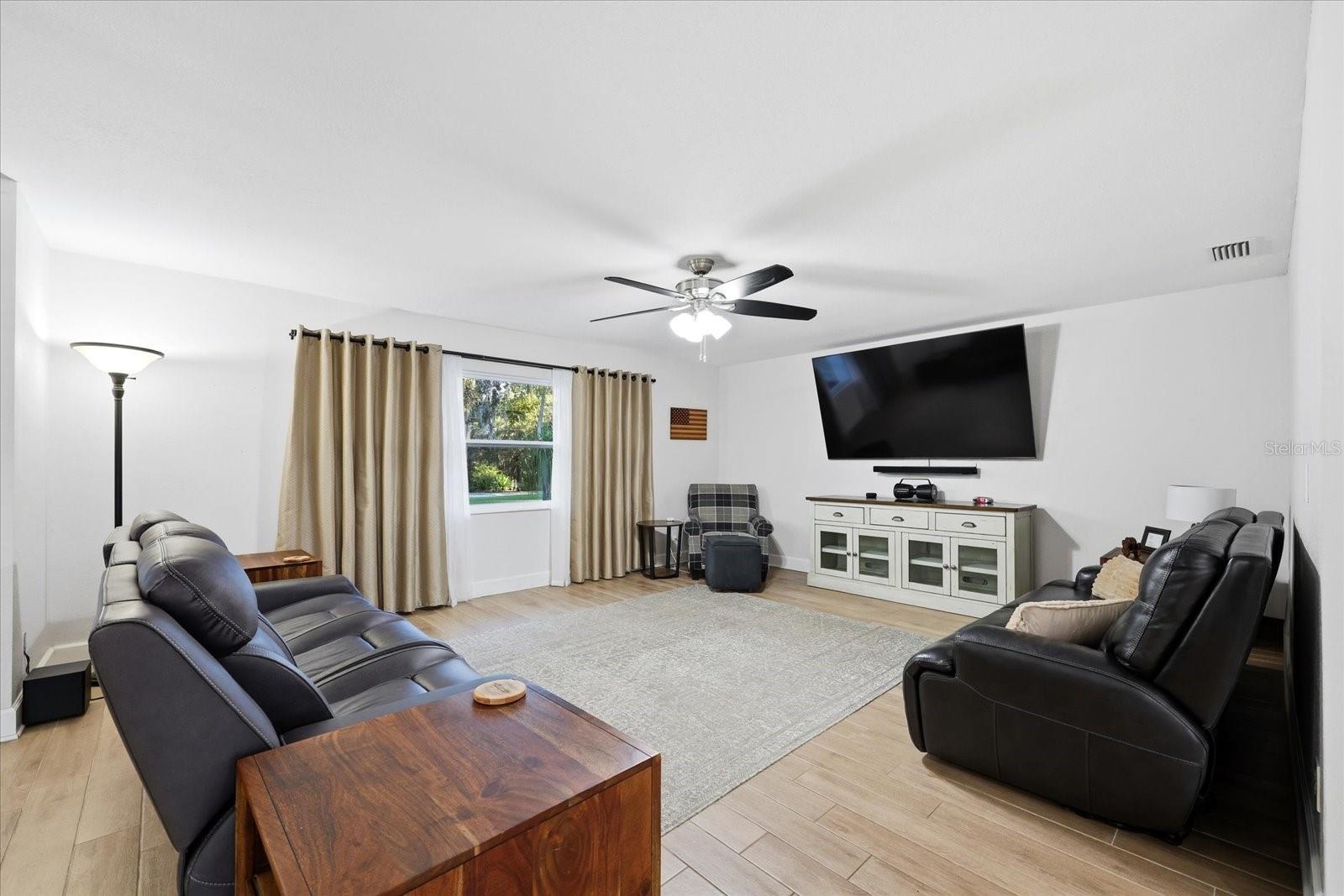LAKESIDE ESTATES INC - Residential