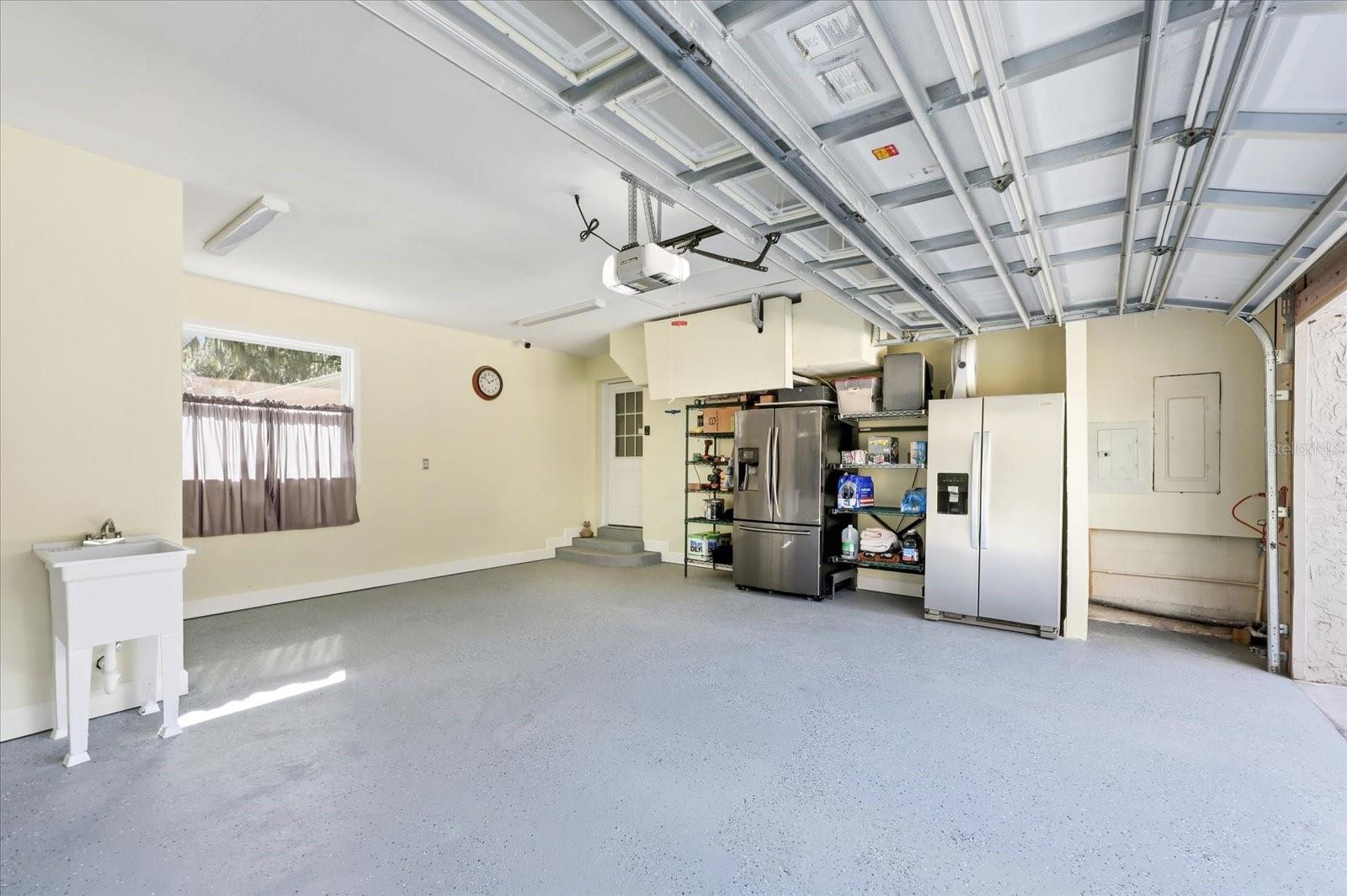LAKESIDE ESTATES INC - Residential