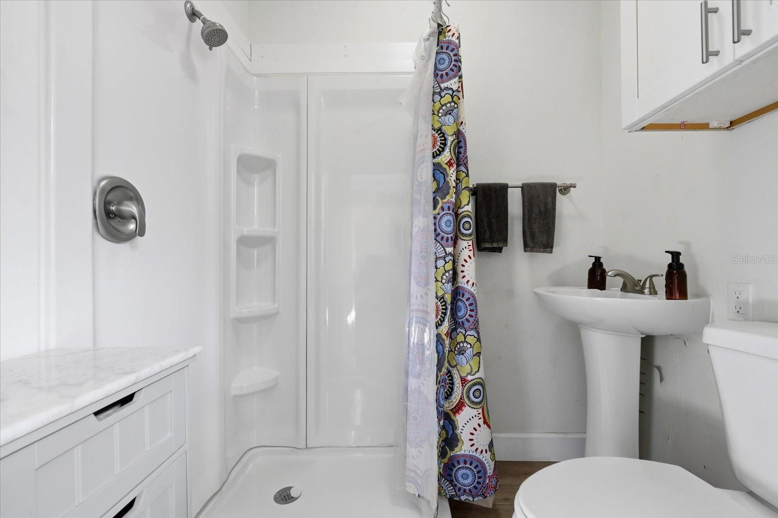 LAKESIDE ESTATES INC - Residential